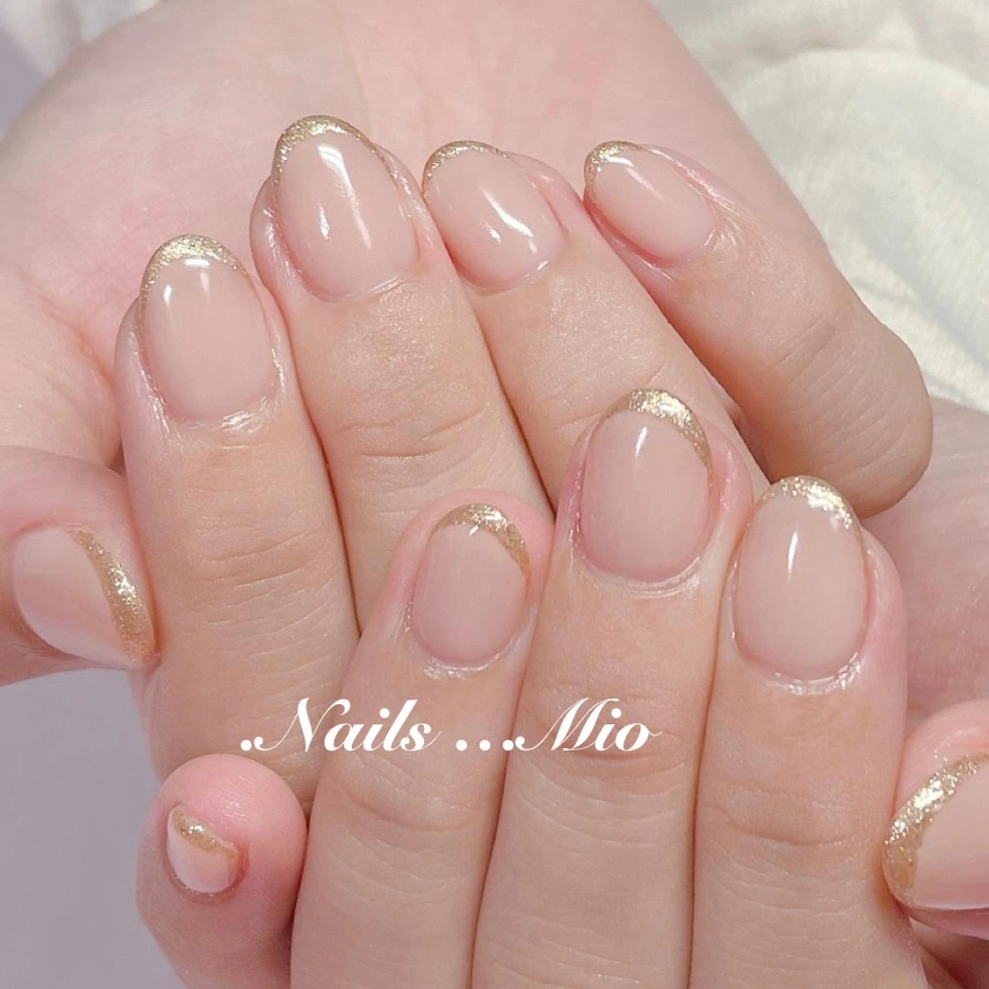 ネイル フレンチネイル ラメ(グリッター) .Nails Mio 赤羽西ネイルサロンのネイルデザイン