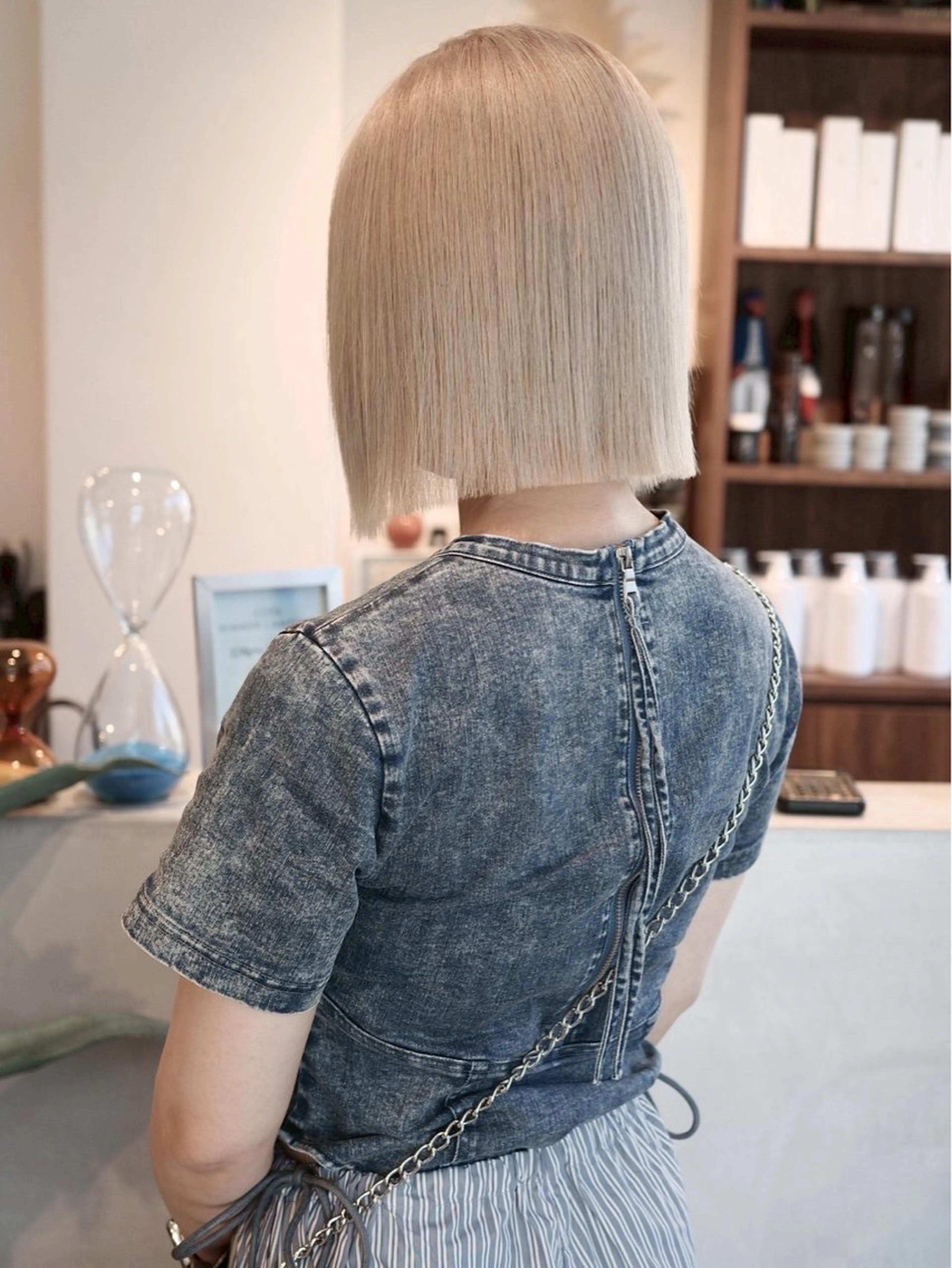 ショート カラー ブロンド ボブ ヘアカラー トリートメント (h)wim ウィムのヘアスタイル