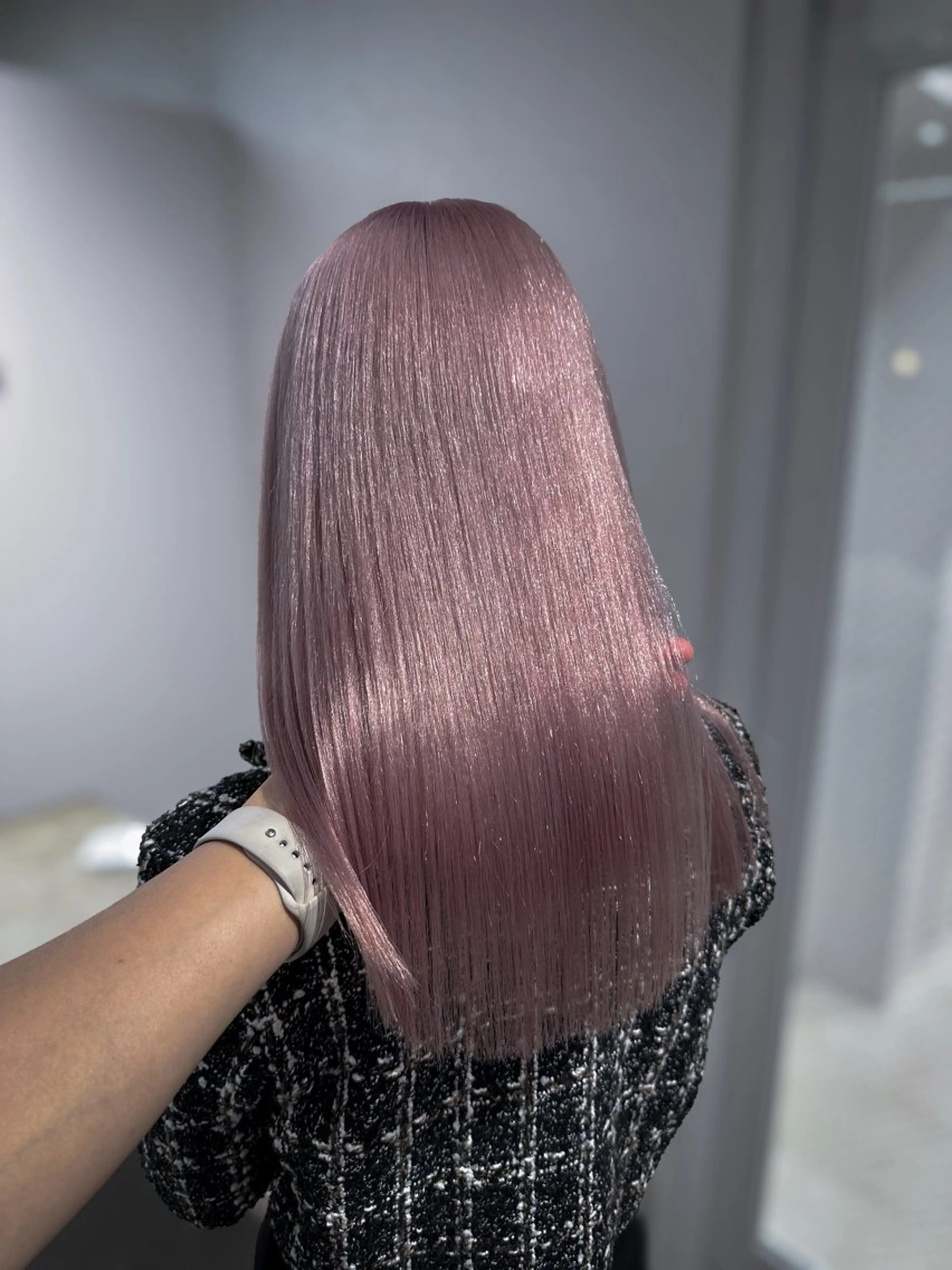 ロング カラー ハイトーン/ ブリーチ/縮毛矯正のヘアスタイル