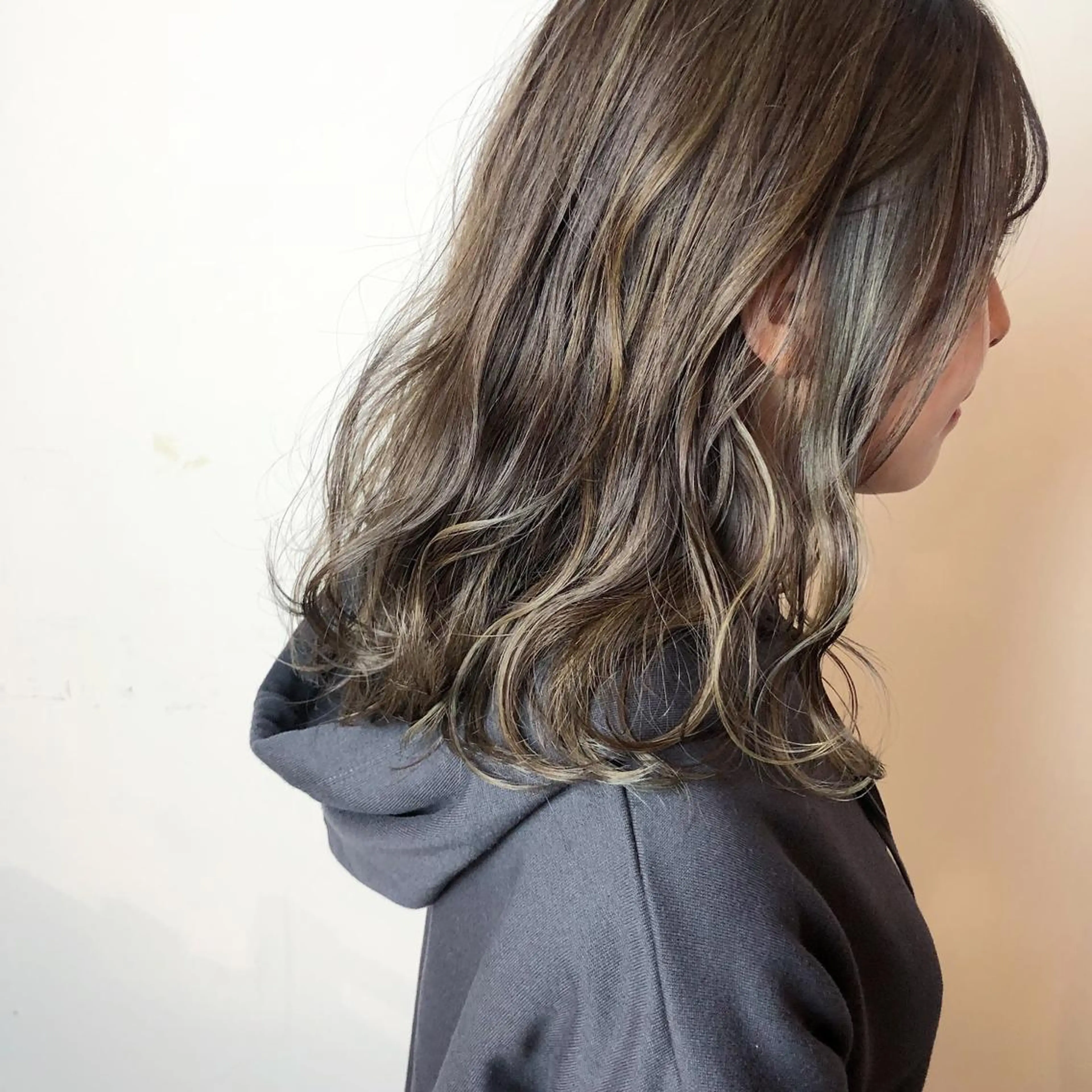 ロング カラー 透明感カラー ハイライトカラー ハイライト ヘアカラー 髪質改善、エクステ 山口卓哉のヘアスタイル