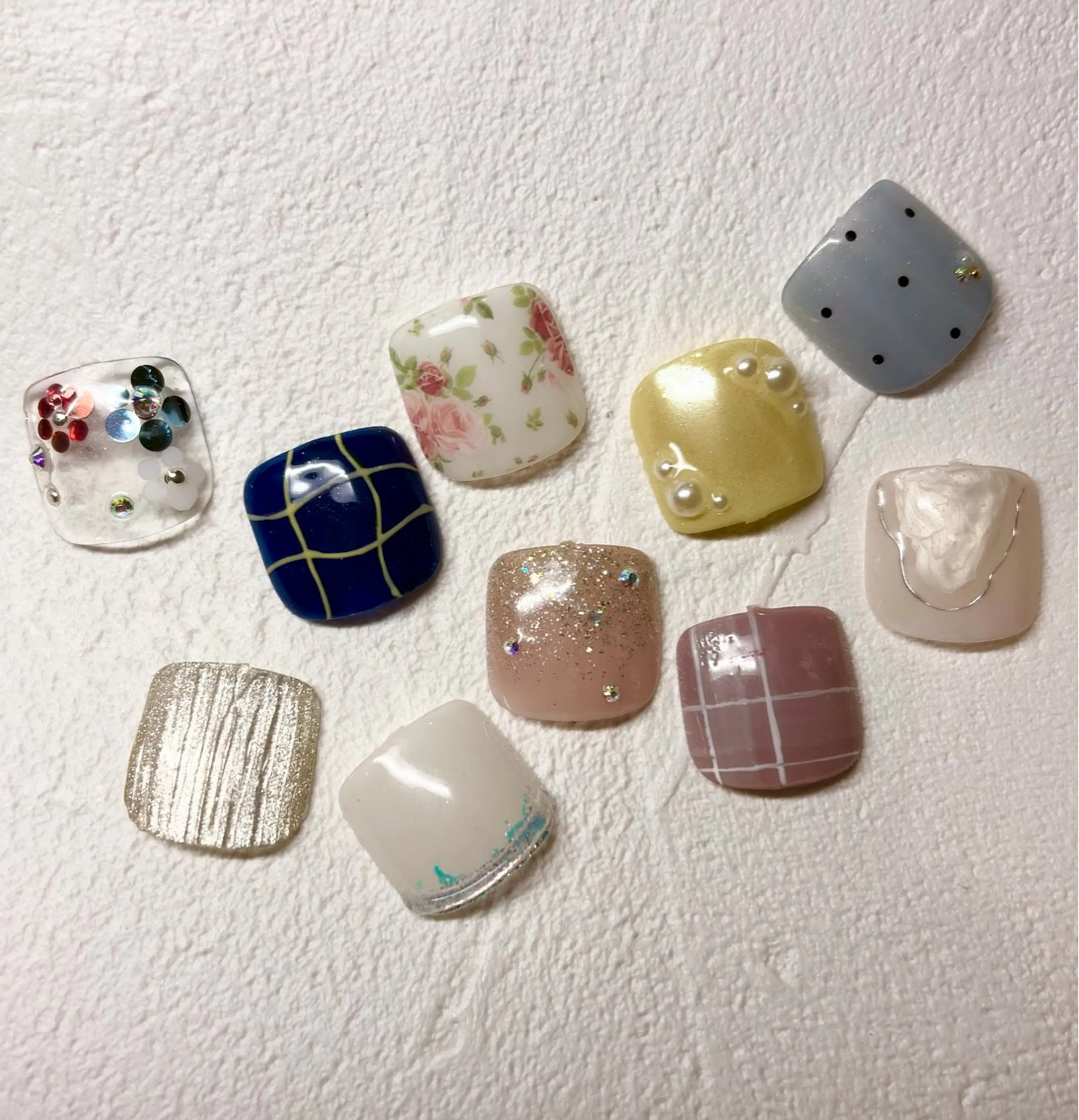 カラー フットネイル m.wish Hinaのネイルデザイン