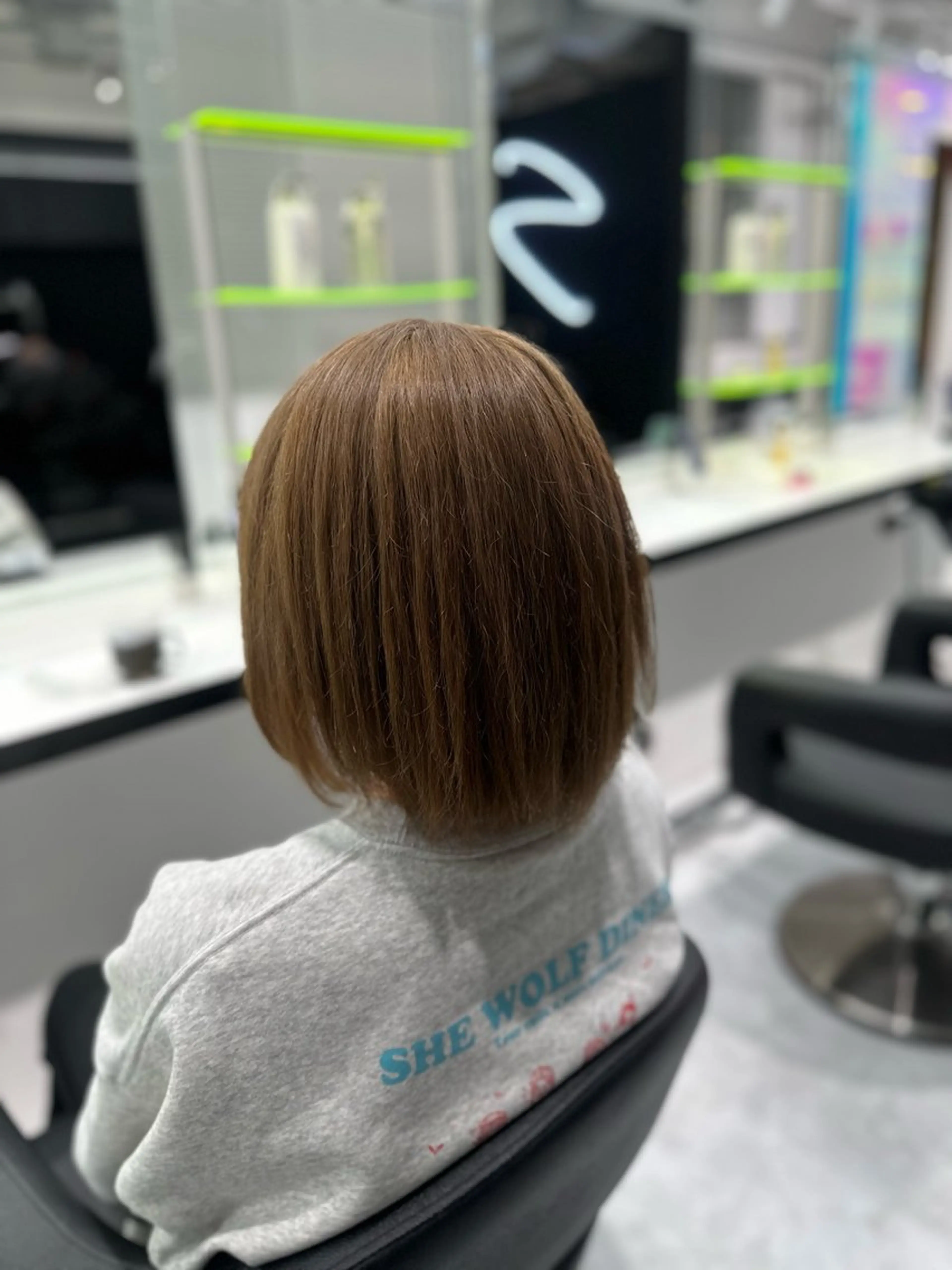 ミディアム カラー ヘアカラー ヘッドスパ 🫧ハイトーン🫧 ベージュ🫧徹哉のヘアスタイル