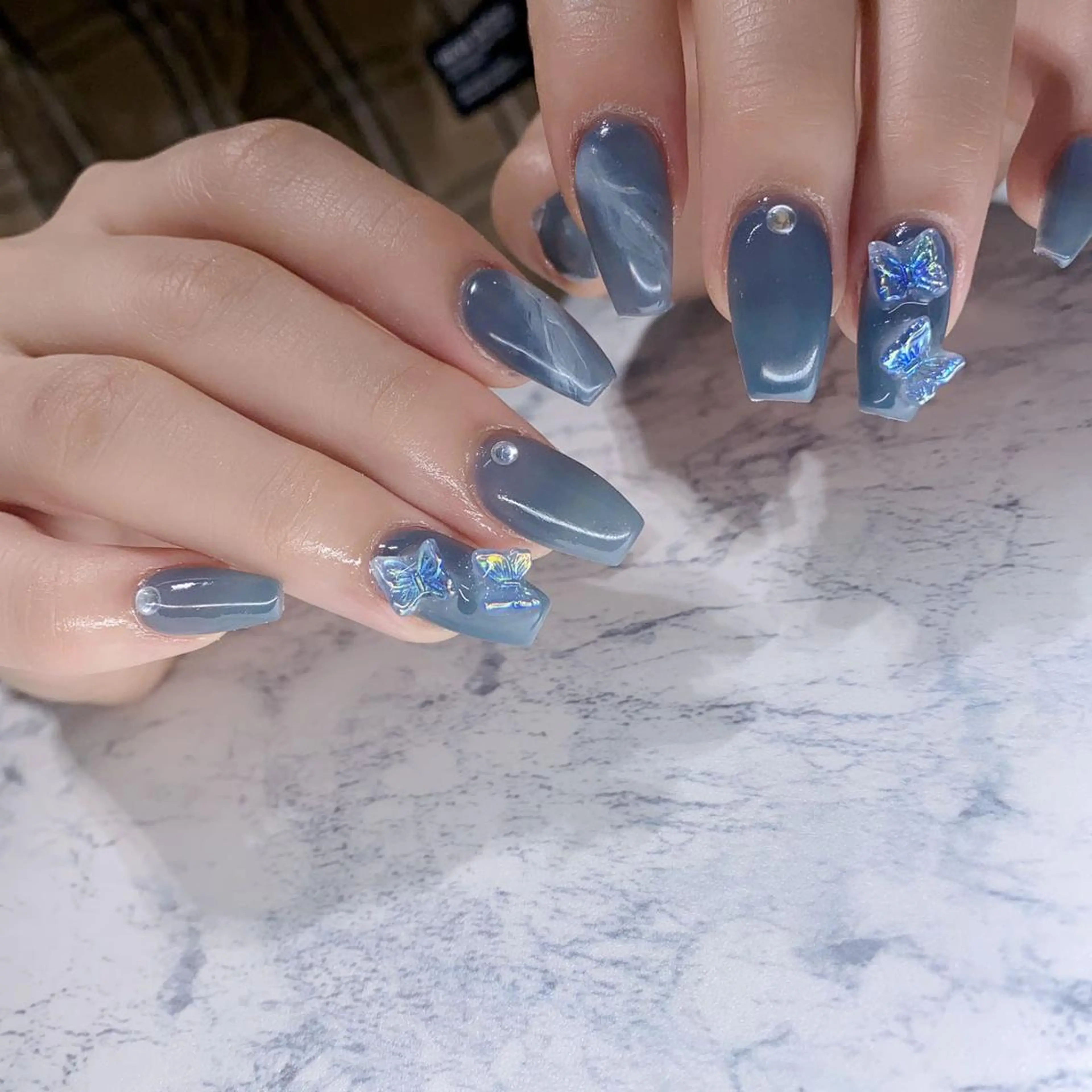 ネイル シンプルネイル Queens みなみのネイルデザイン