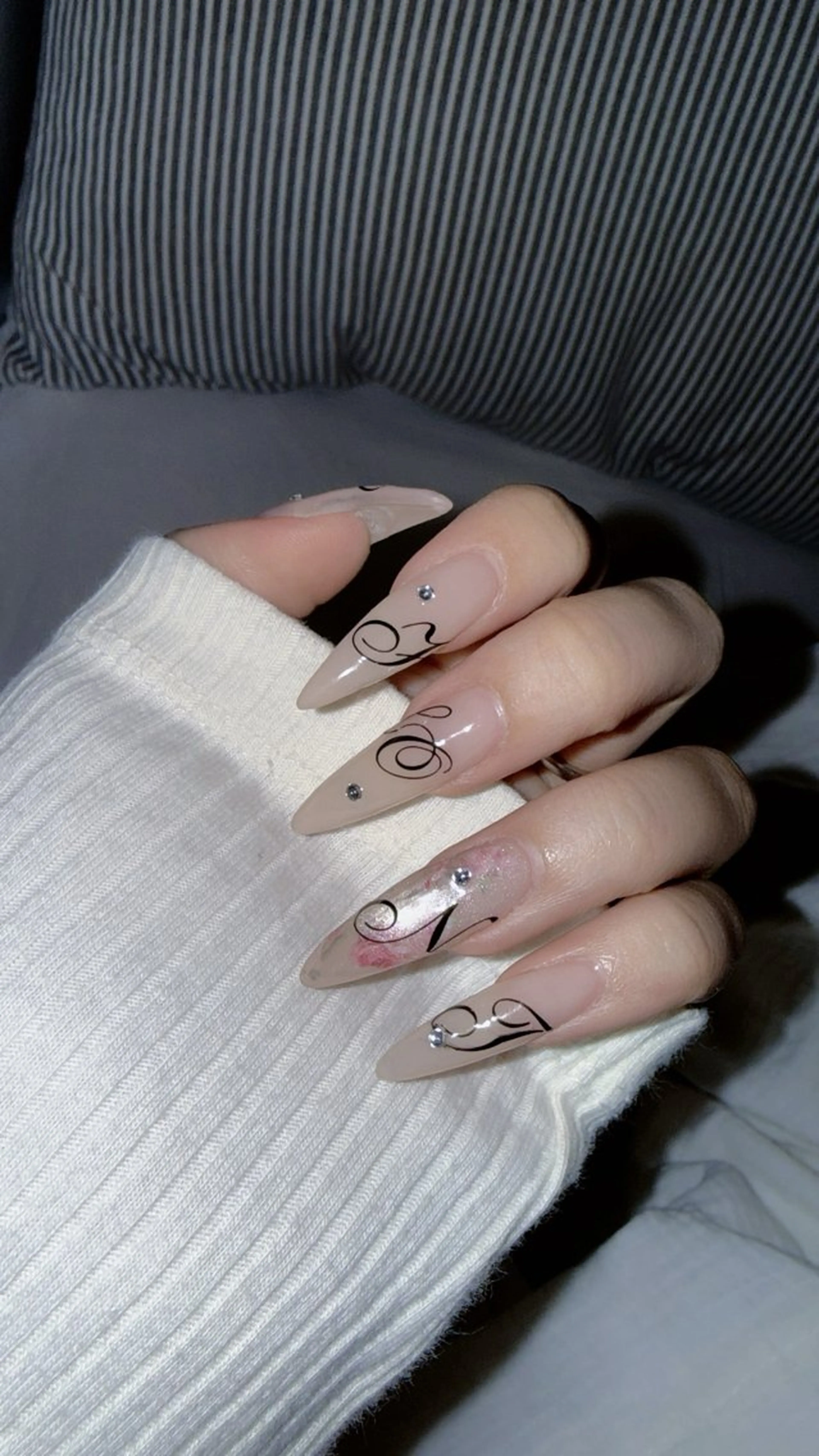 ネイル 韓国ネイル ニュアンスネイル シンプルネイル ワンホンネイル Nihonthy Nail 新宿のネイルデザイン