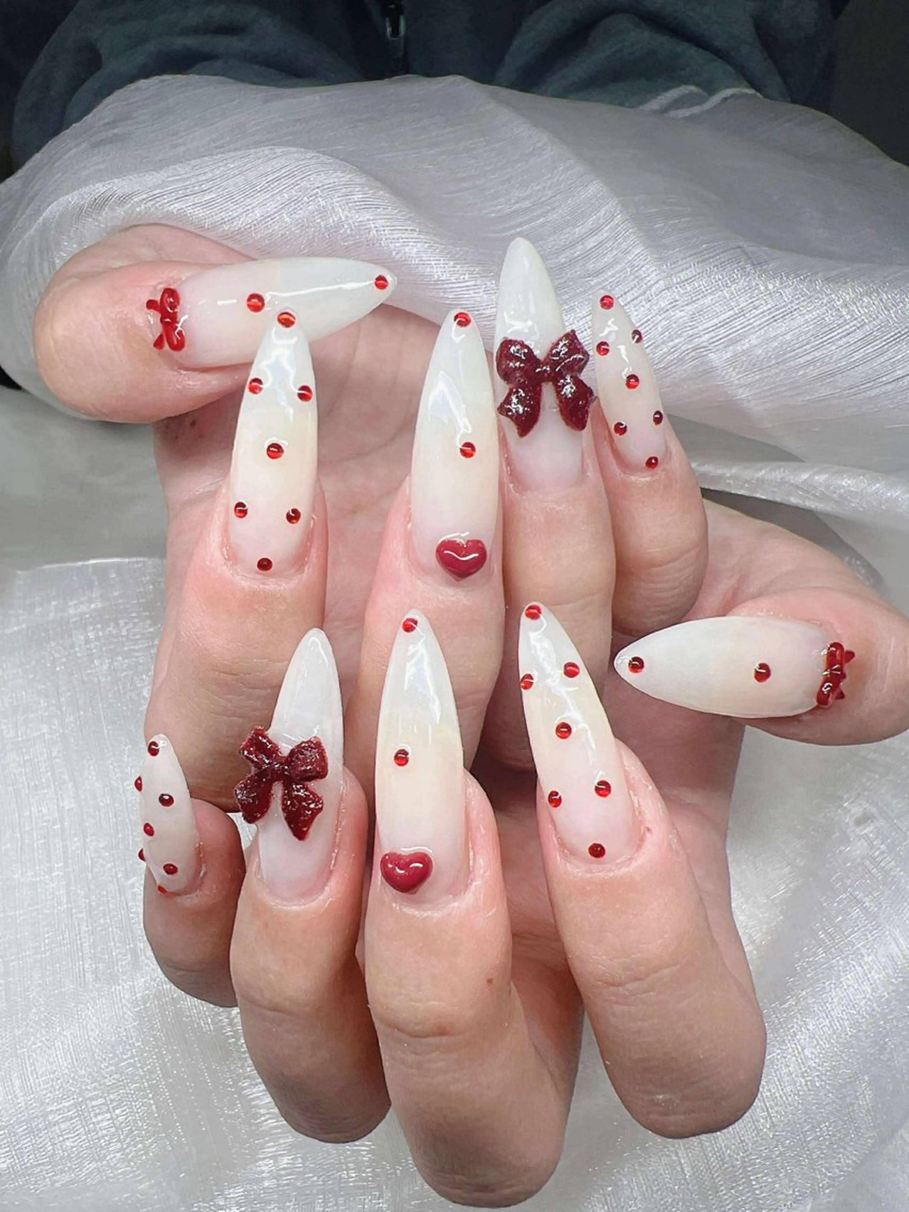 ネイル 長さ出し グラデーション 卒業式 キラキラネイル マグネットネイル ハンドネイル Lee Nailsのネイルデザイン