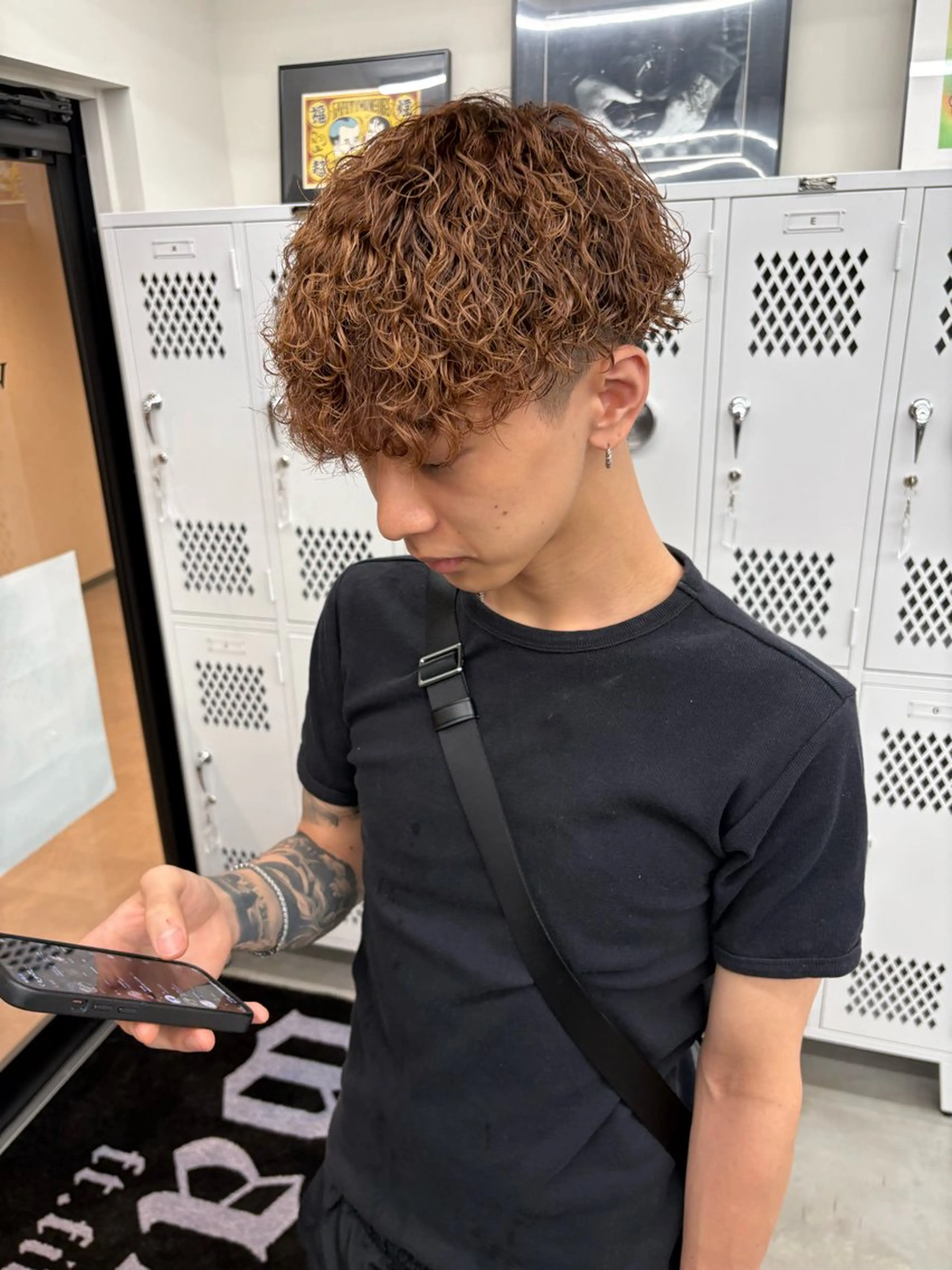 ショート カラー パーマ ヘアアレンジ メンズ メンズパーマ 波巻きパーマ 柊斗 /横浜パーマのヘアスタイル