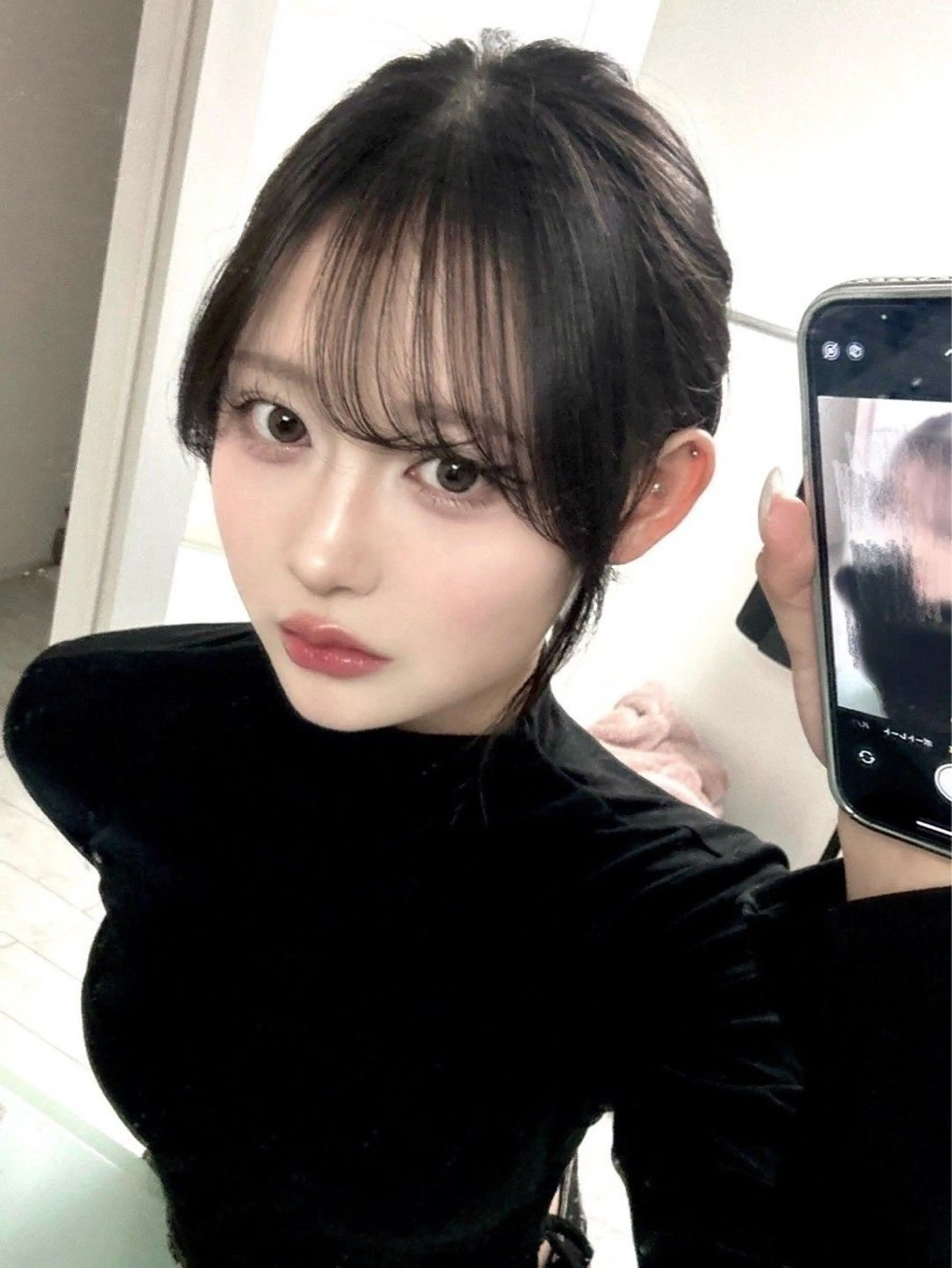 前髪ストレート(顔周り・前髪のみ)の写真