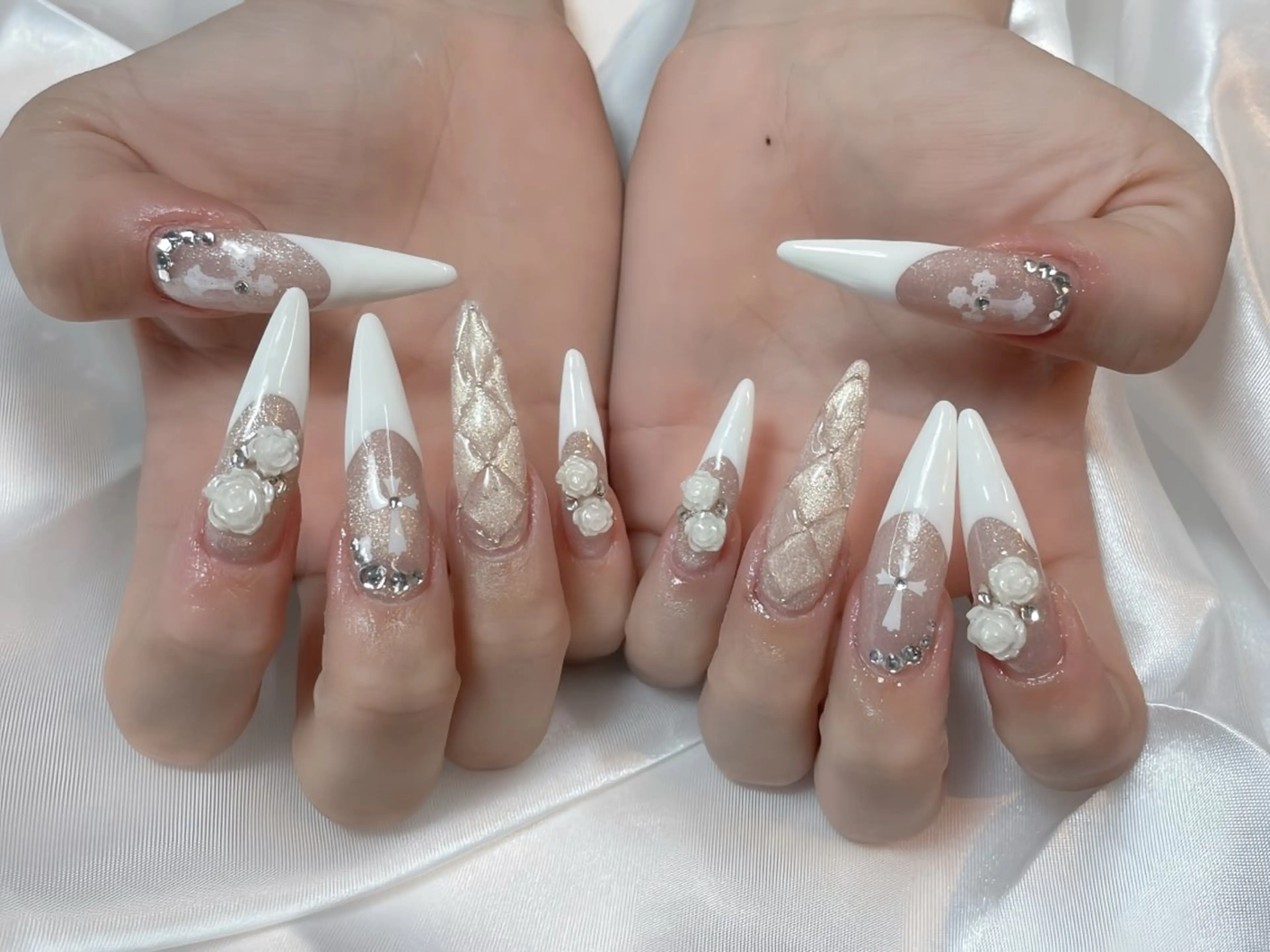 ネイル アートネイル チークネイル ジェルネイル ロングネイル マグネットネイル ハンドネイル Rin Nail 新大久保店のネイルデザイン