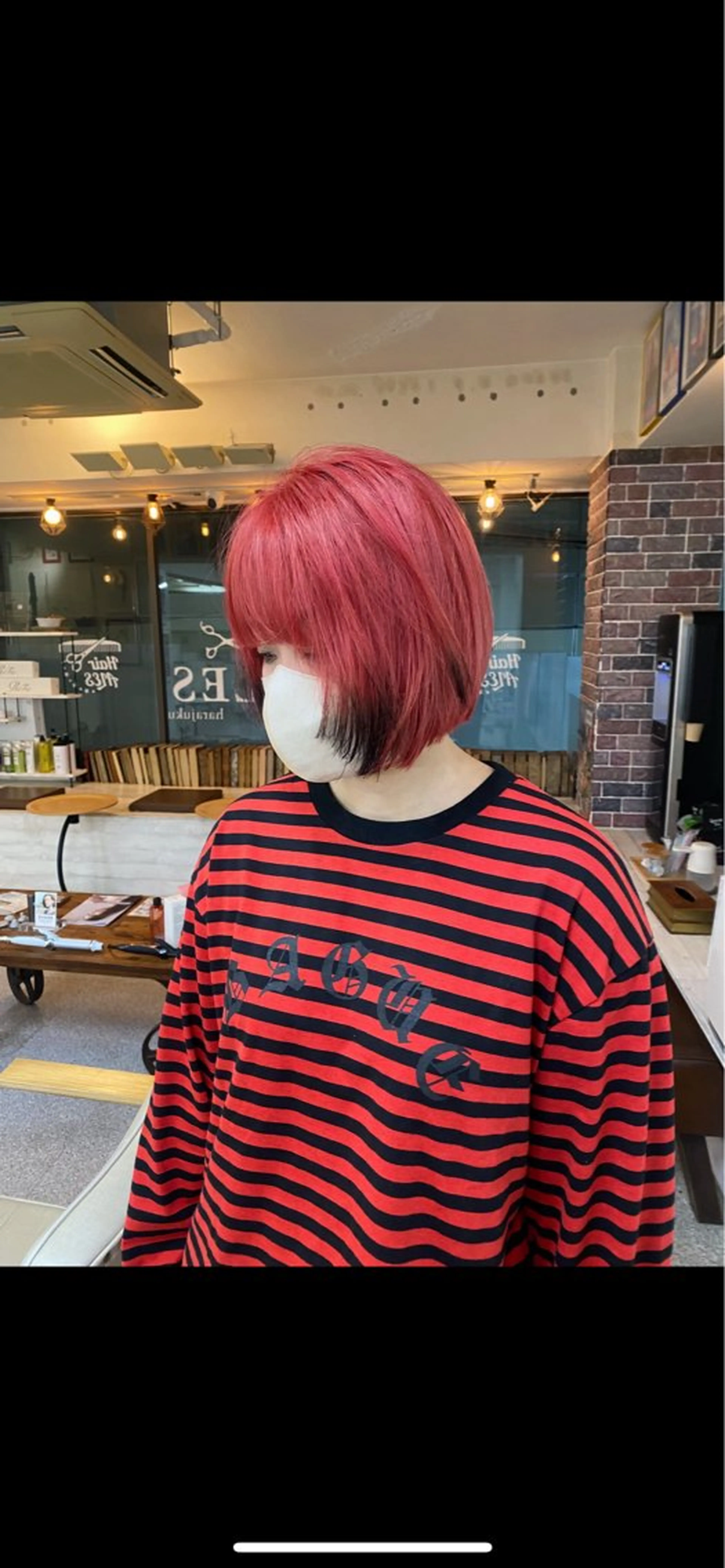 ショート カラー デザインカラー レッドカラー レイヤーウルフ エクステ磯部のヘアスタイル