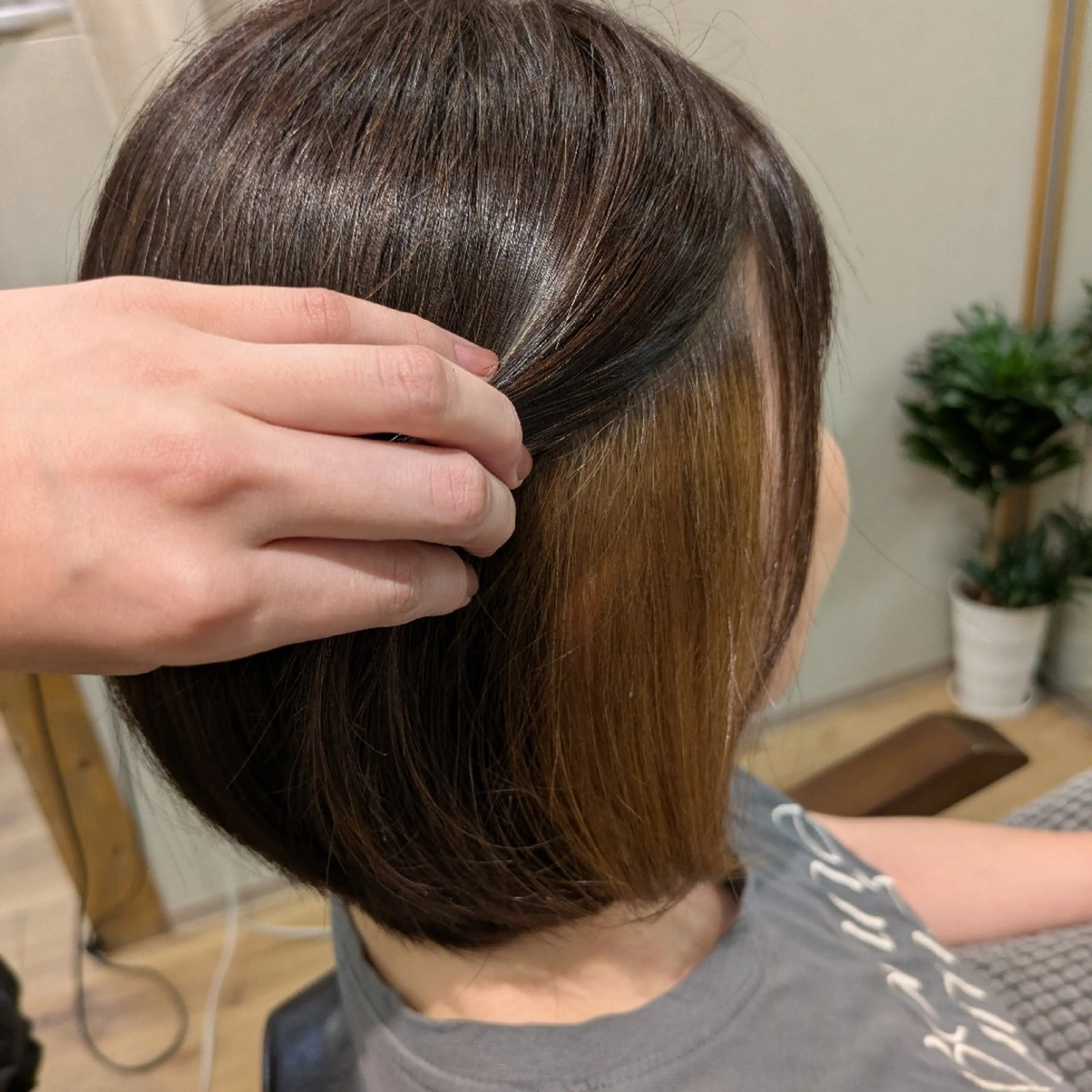 カラー ベージュカラー ブリーチ インナーカラー ヘアカラー トリートメント 有馬 葵のヘアスタイル