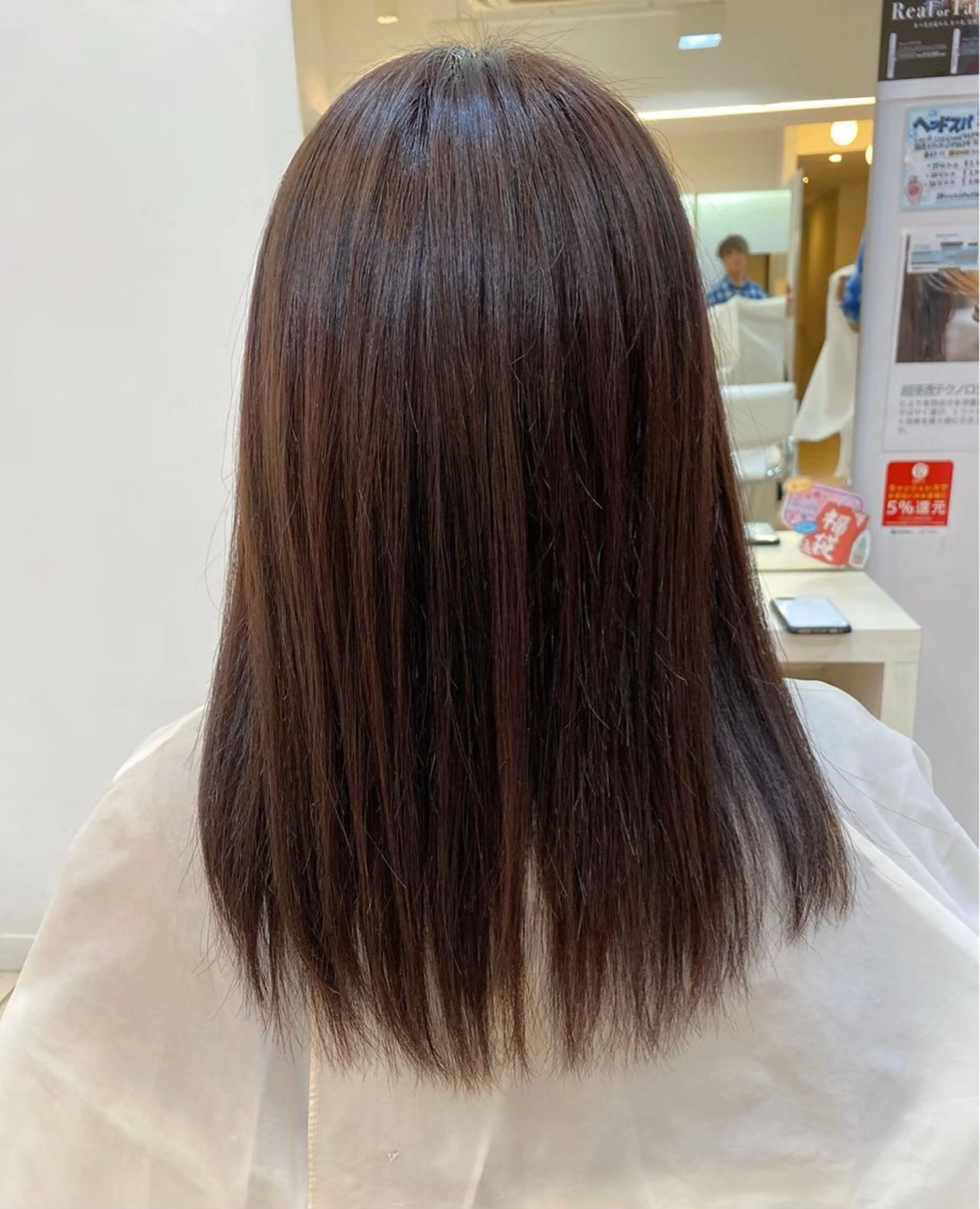 セミロング [髪質改善カラー] 佐藤唯花🦋のヘアスタイル