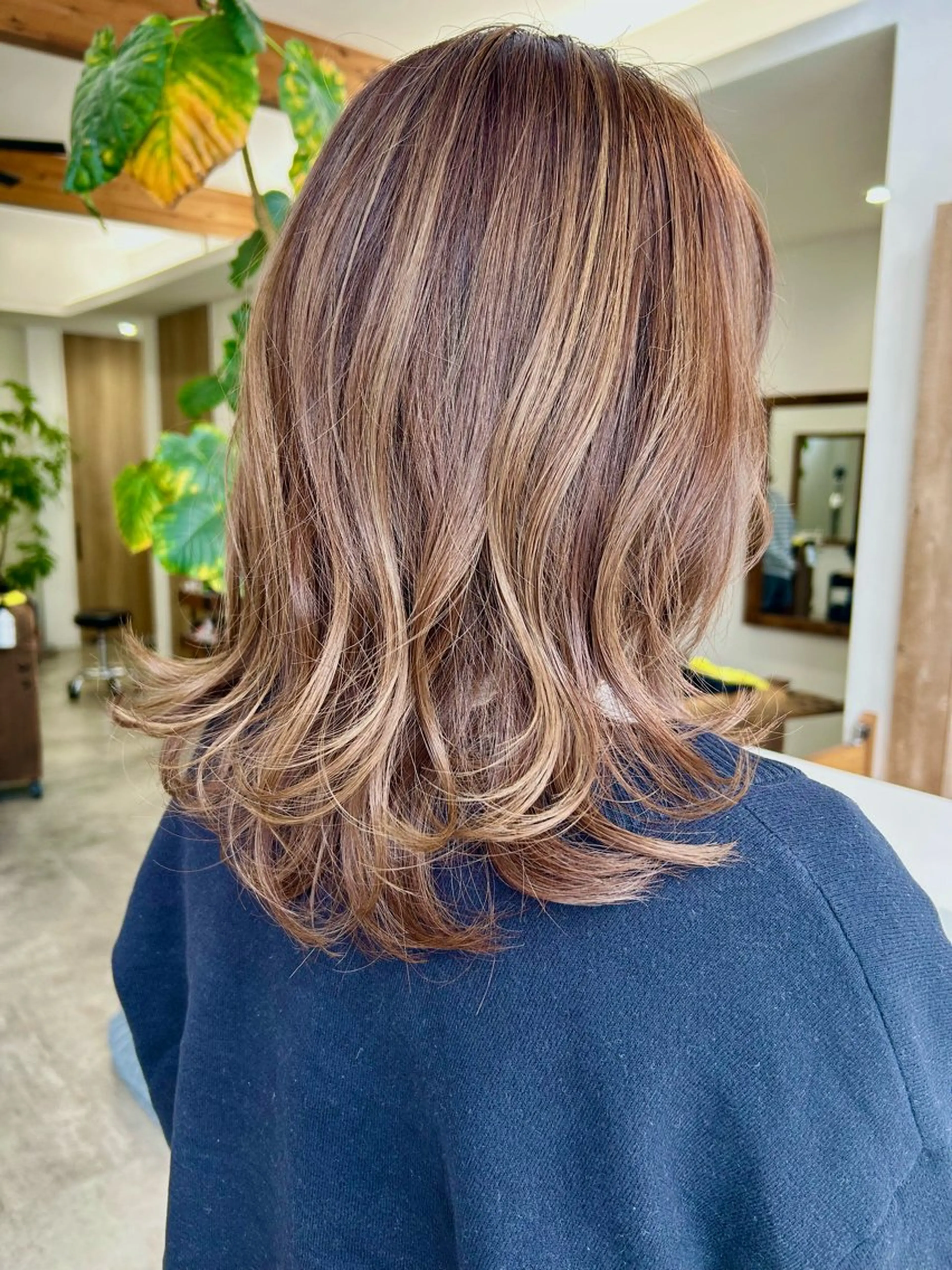 ミディアム カラー SOL watanabeのヘアスタイル