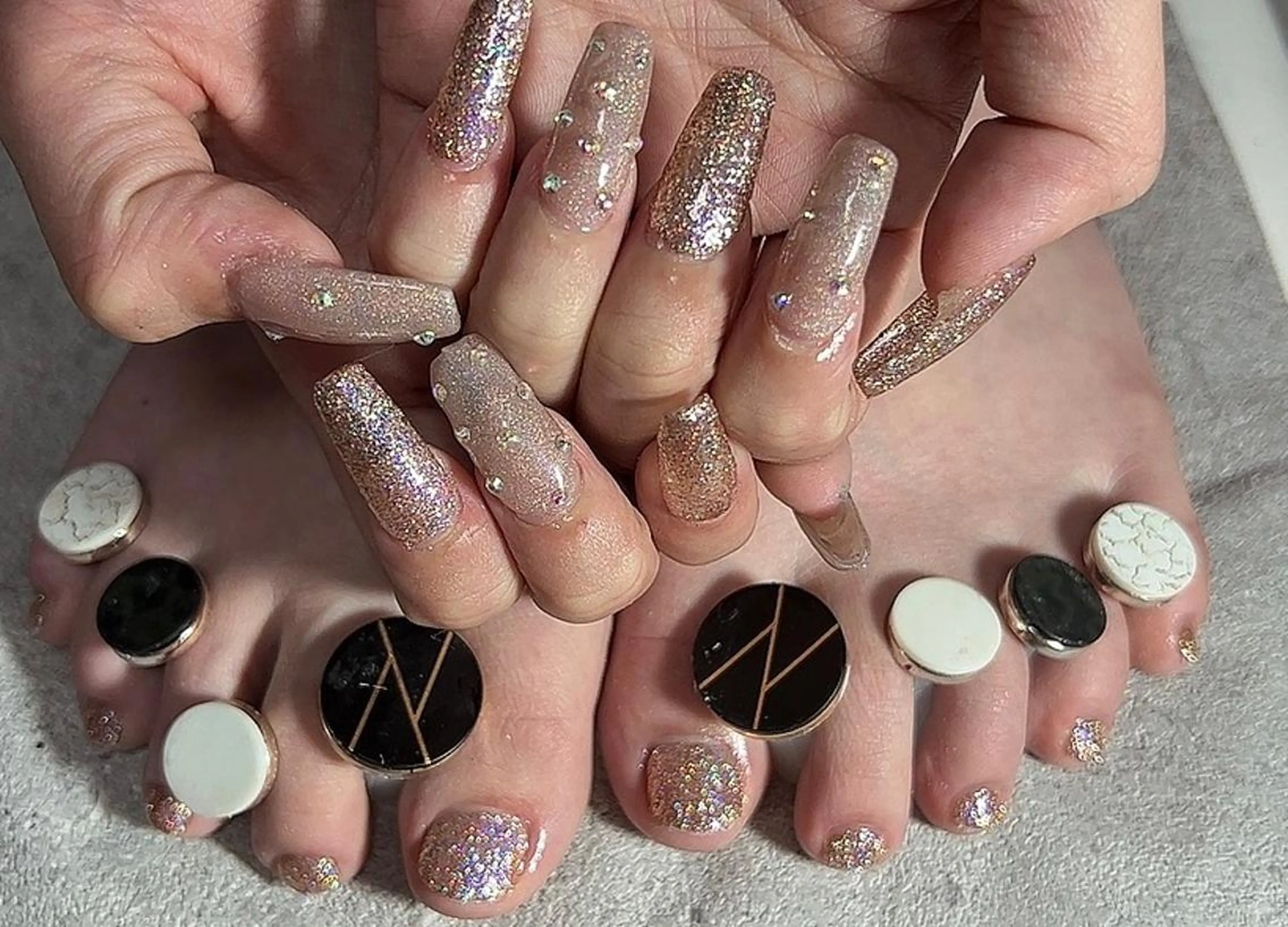 ネイル ハンドネイル フットネイル Ruana Nailのネイルデザイン