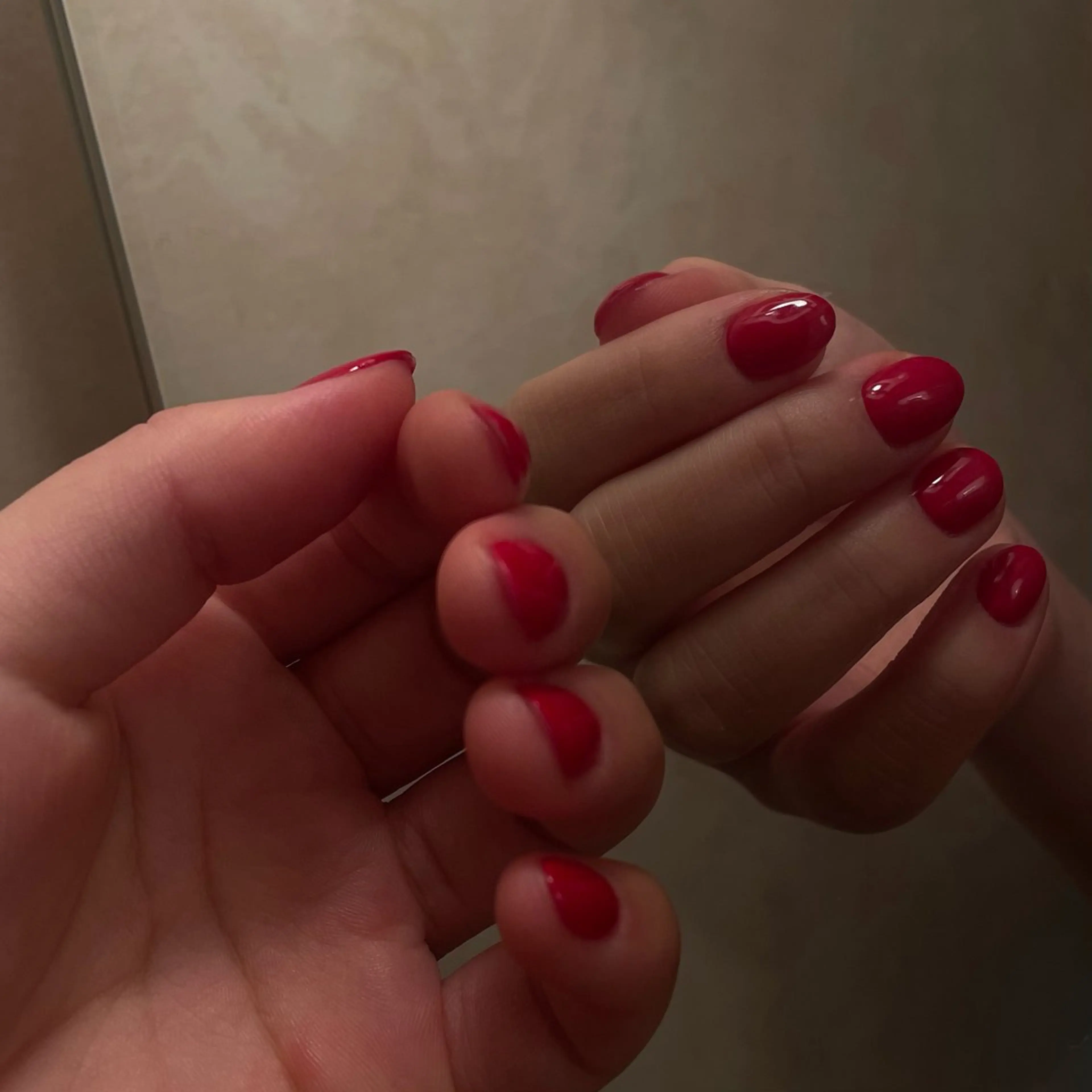 ネイル ハンドネイル 𝑟𝑖𝑠𝑎 🕯🤍のネイルデザイン