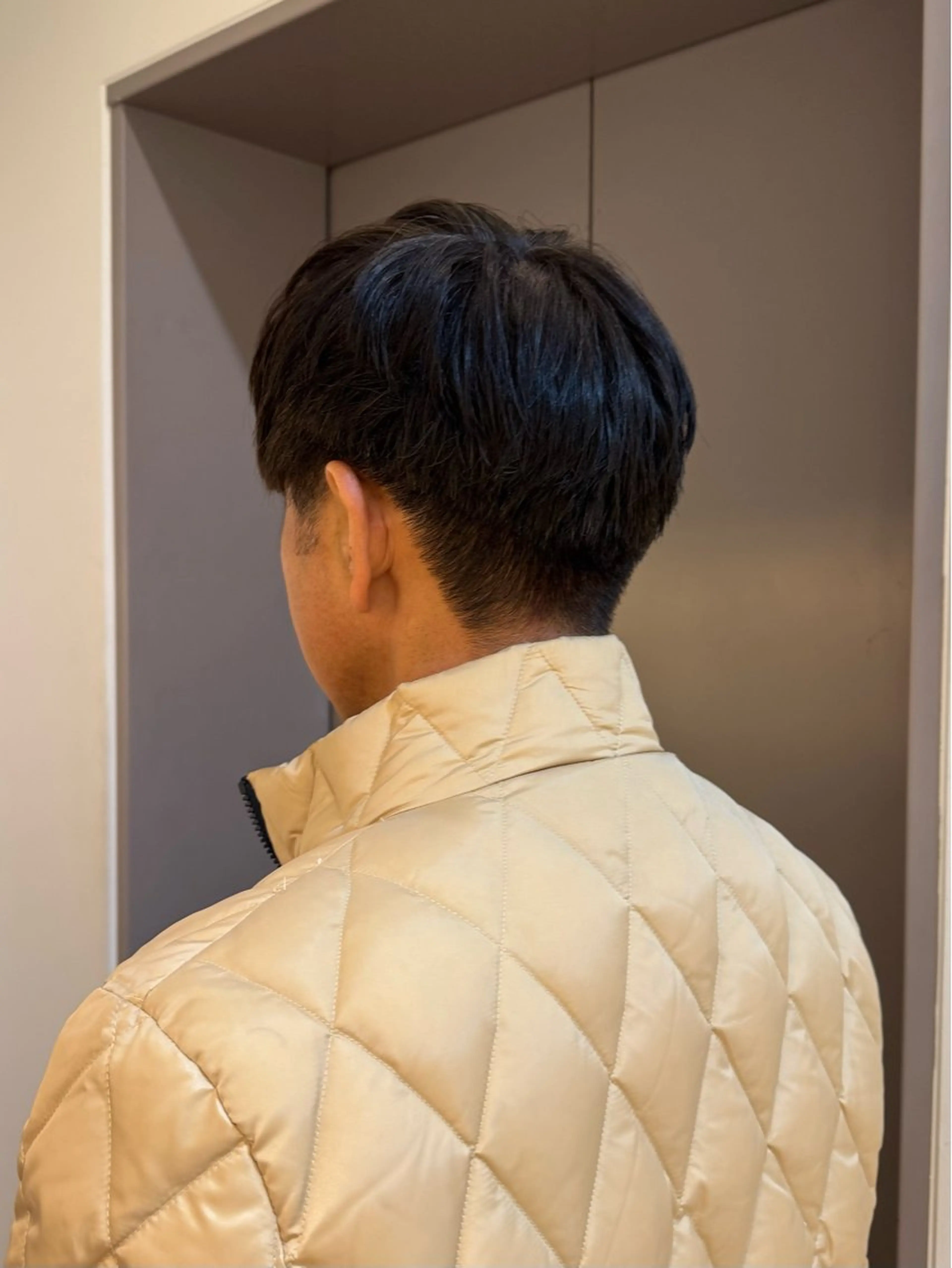 カラー メンズ ボブ/レイヤー/ グレージュ/moyuのヘアスタイル