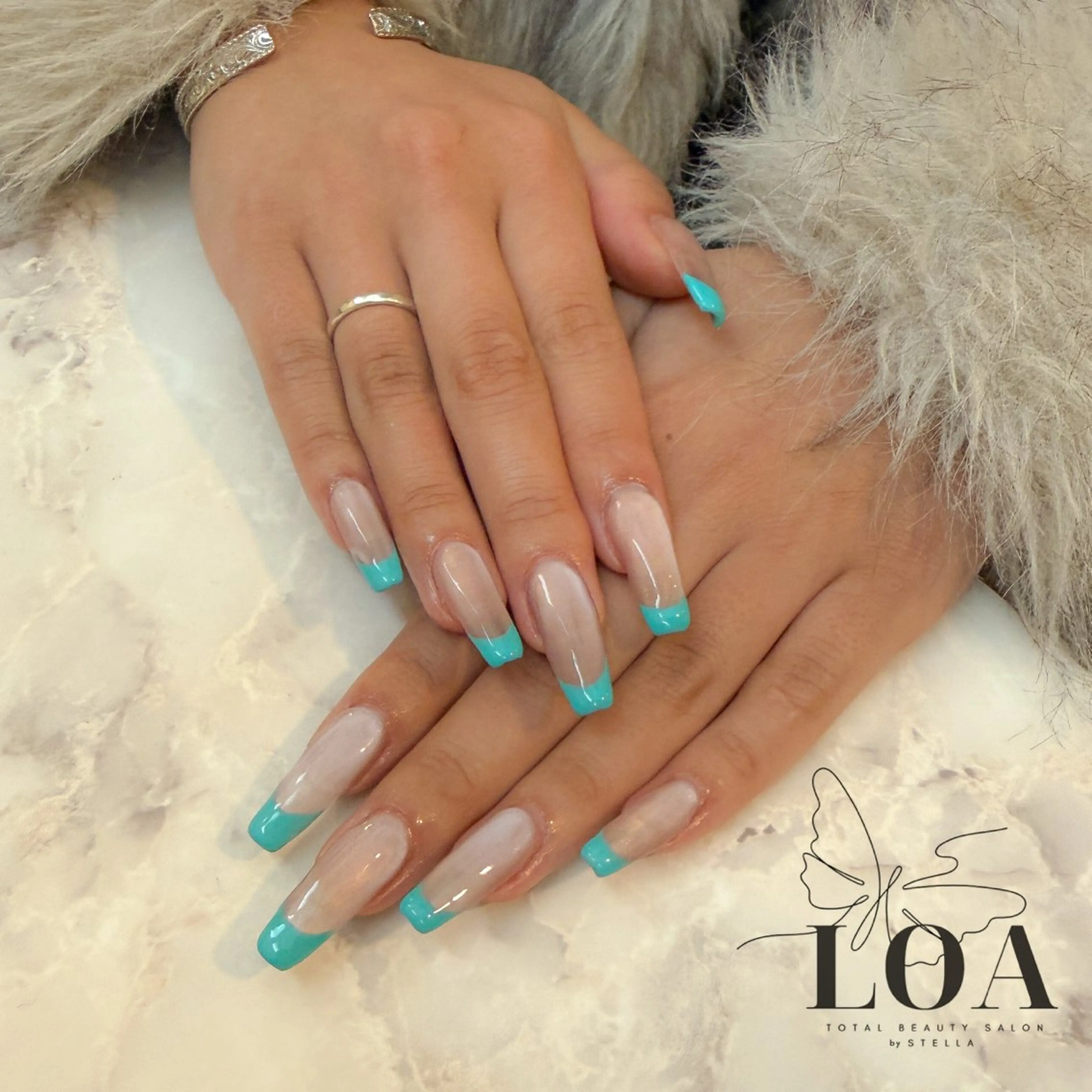 ネイル ハンドネイル LOA🦋 yuraのネイルデザイン