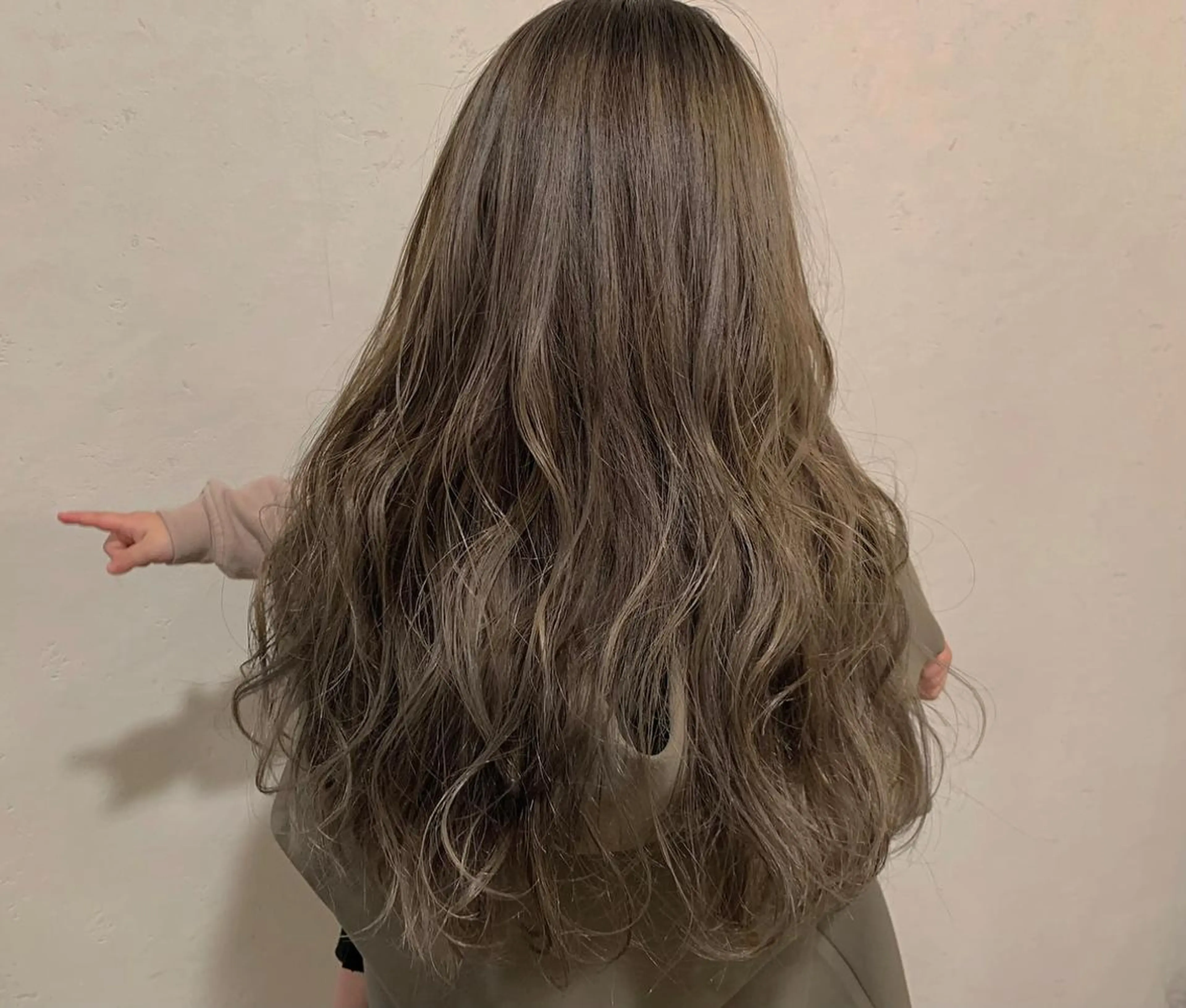 ロング 平居 リサのヘアスタイル