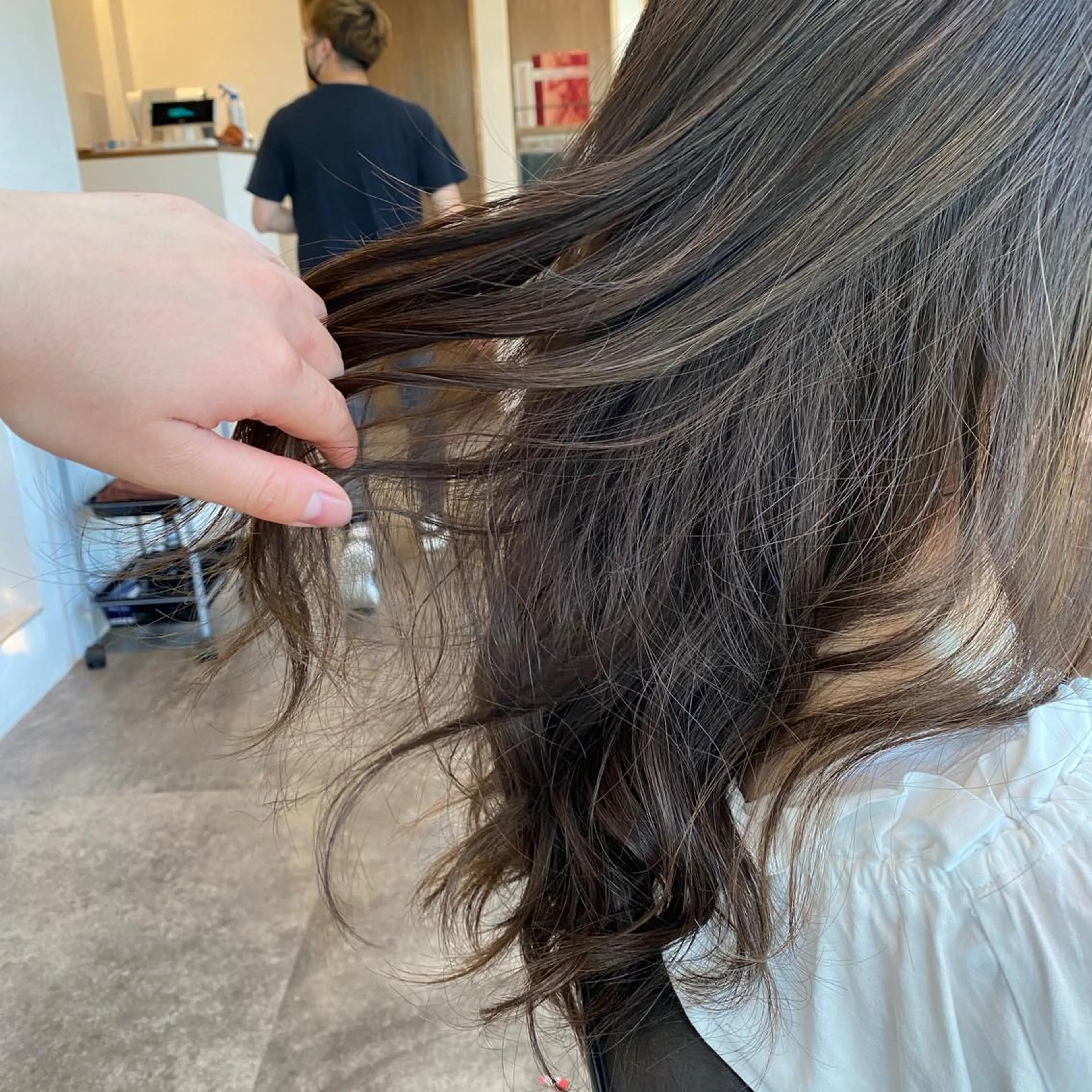 ミディアム 今井 悠菜のヘアスタイル