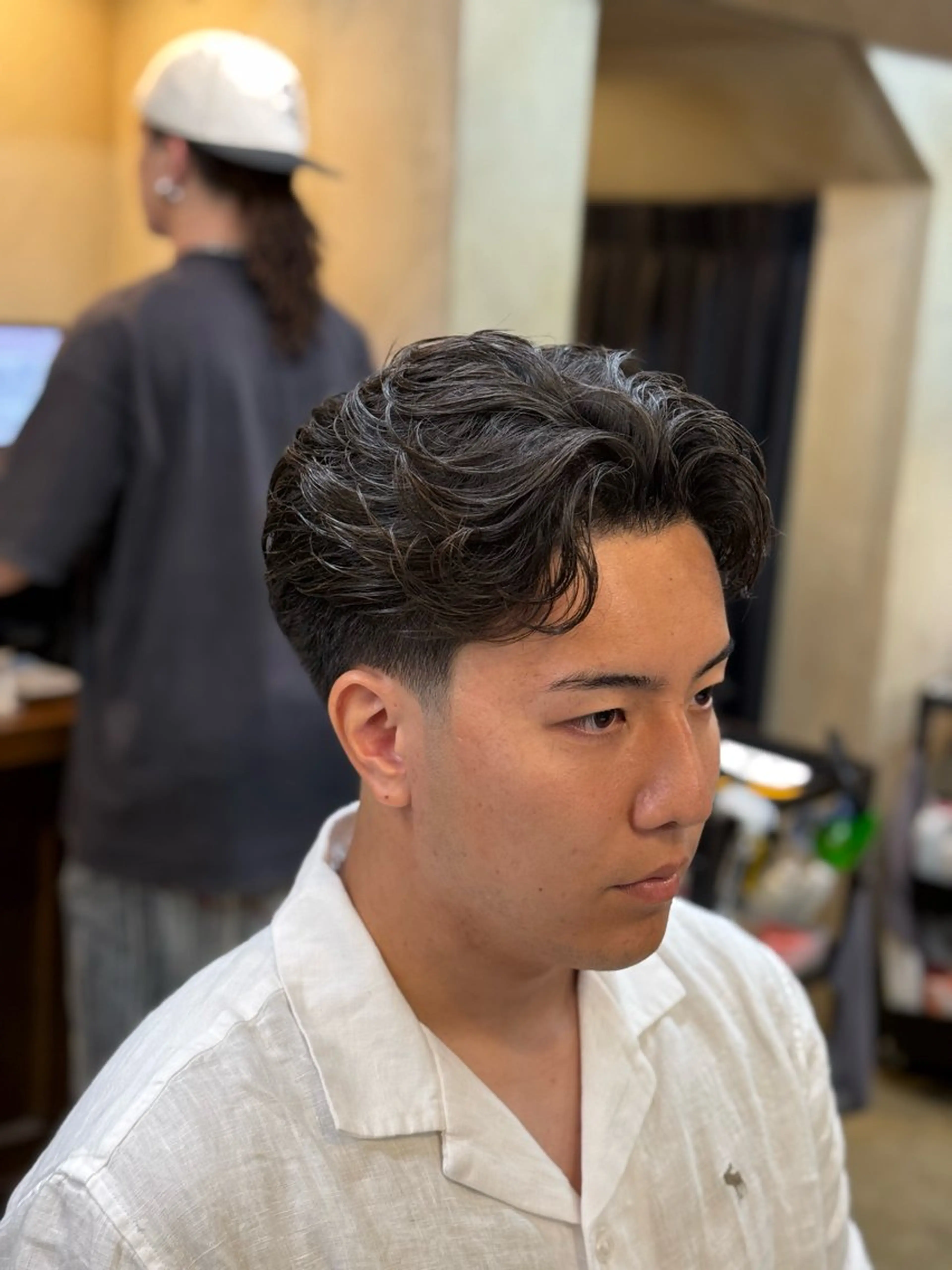 ショート パーマ メンズ フェードカット メンズパーマ カット パーマ 坂本 虹昂のヘアスタイル