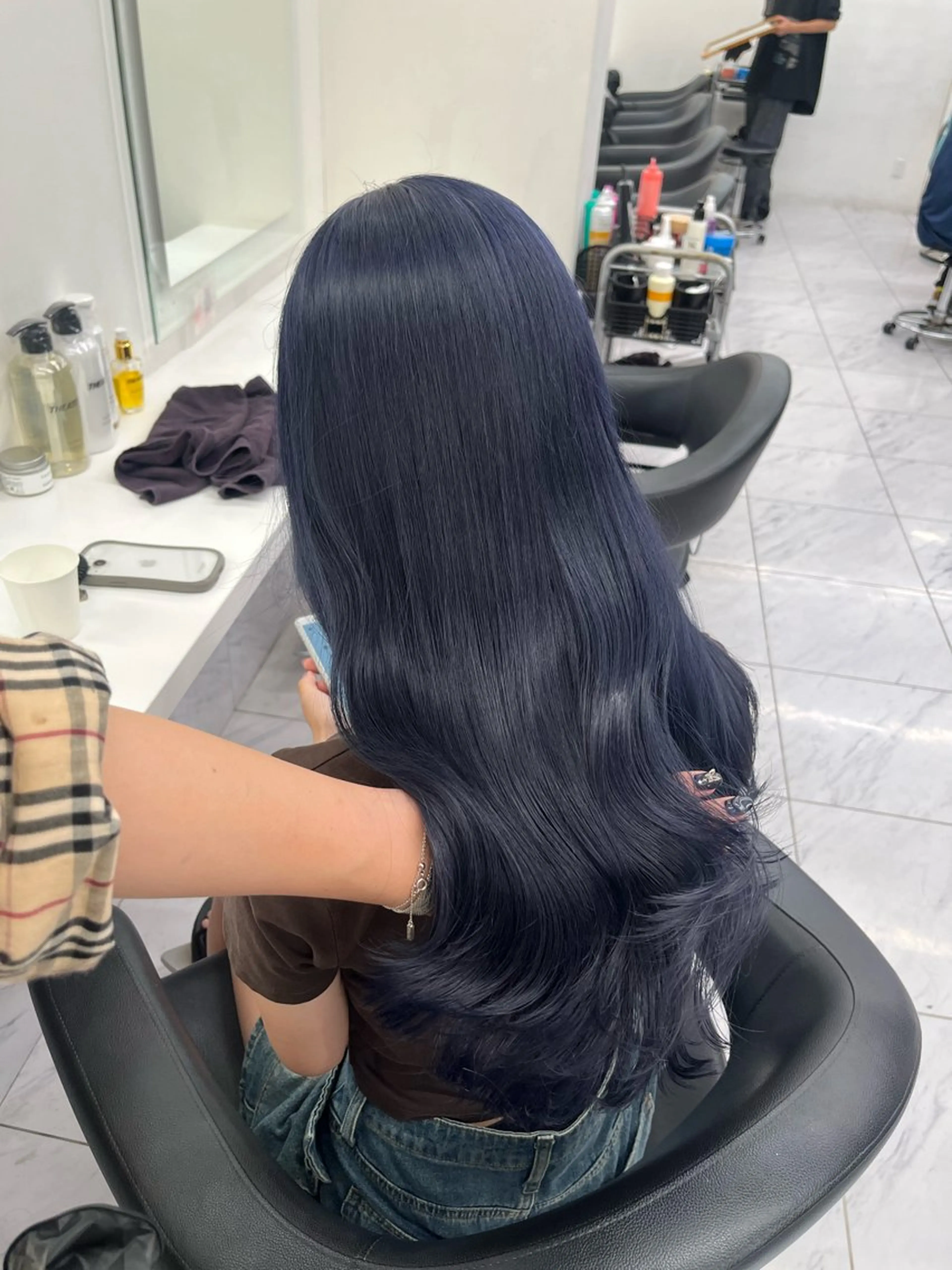 ロング ヘアカラー トリートメント ヘッドスパ ヘアセット 寒色/ベージュヘア ブリーチありMiOのヘアスタイル