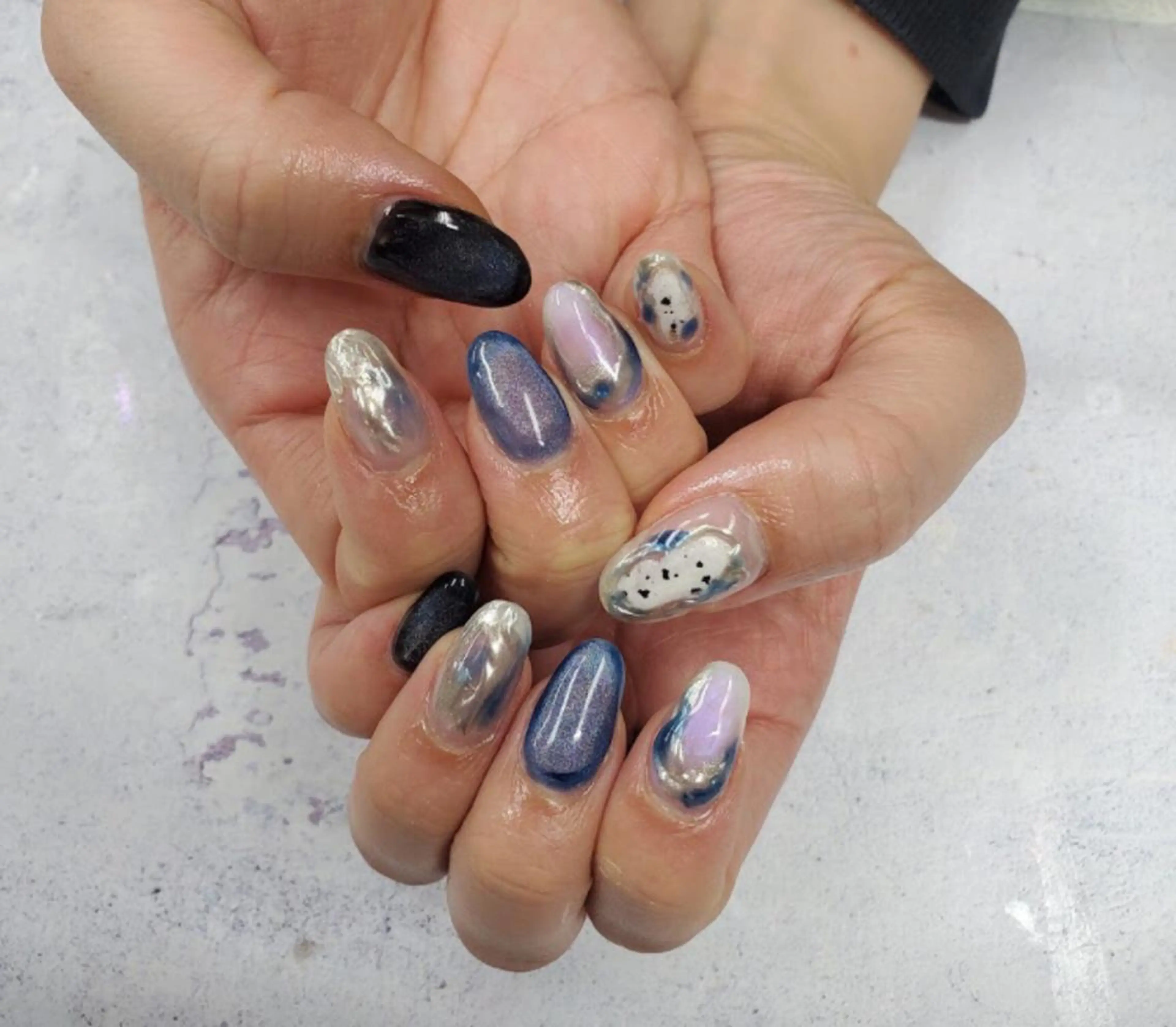 ネイル nailstudio eviz新宿店のネイルデザイン