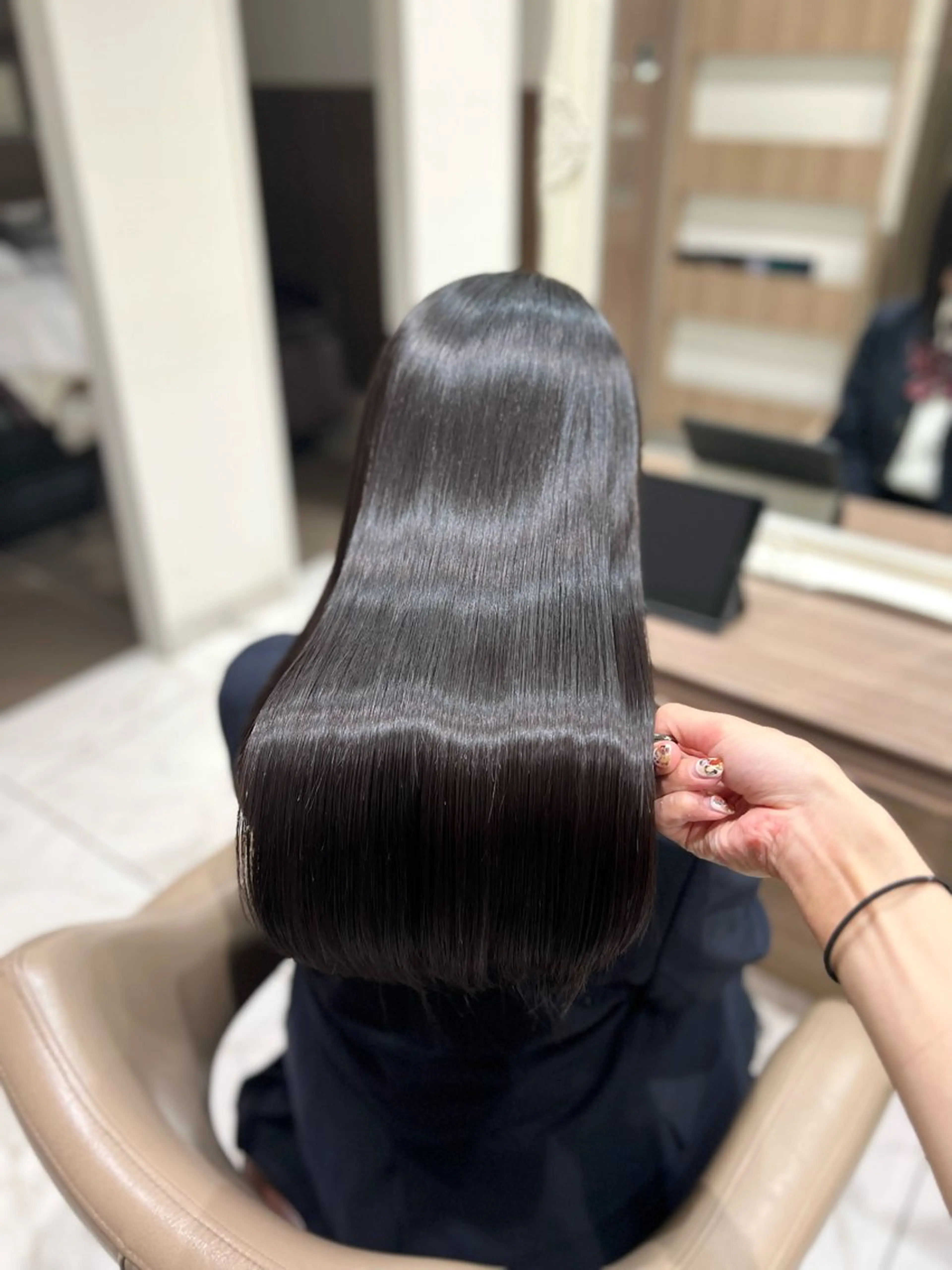 ロング 縮毛矯正 レイヤー×韓国 🇰🇷鈴木啓太のヘアスタイル