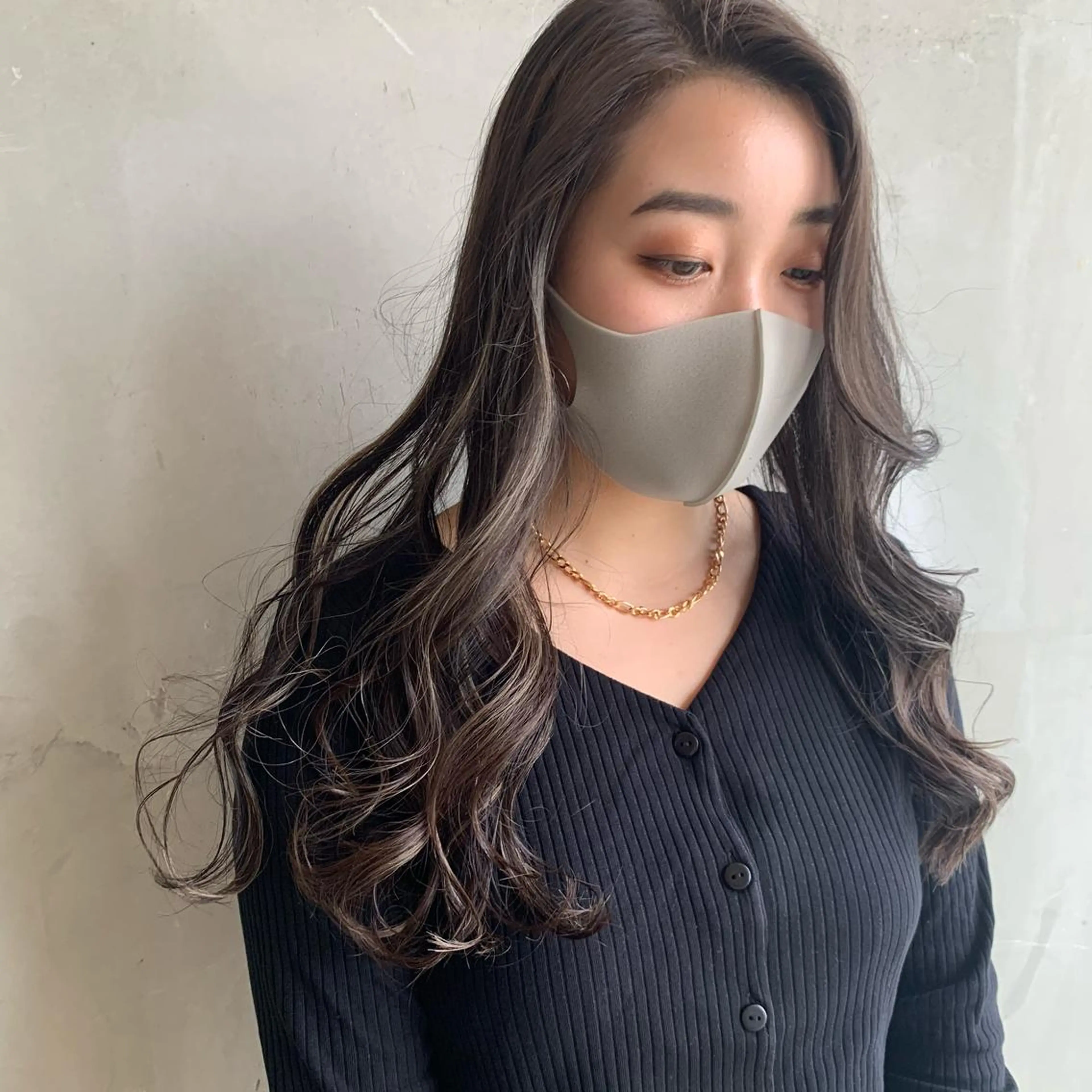 ロング カラー ハイライトカラー 顔周りカット ハイライト ヘアカラー トリートメント ウスイ ハルカのヘアスタイル