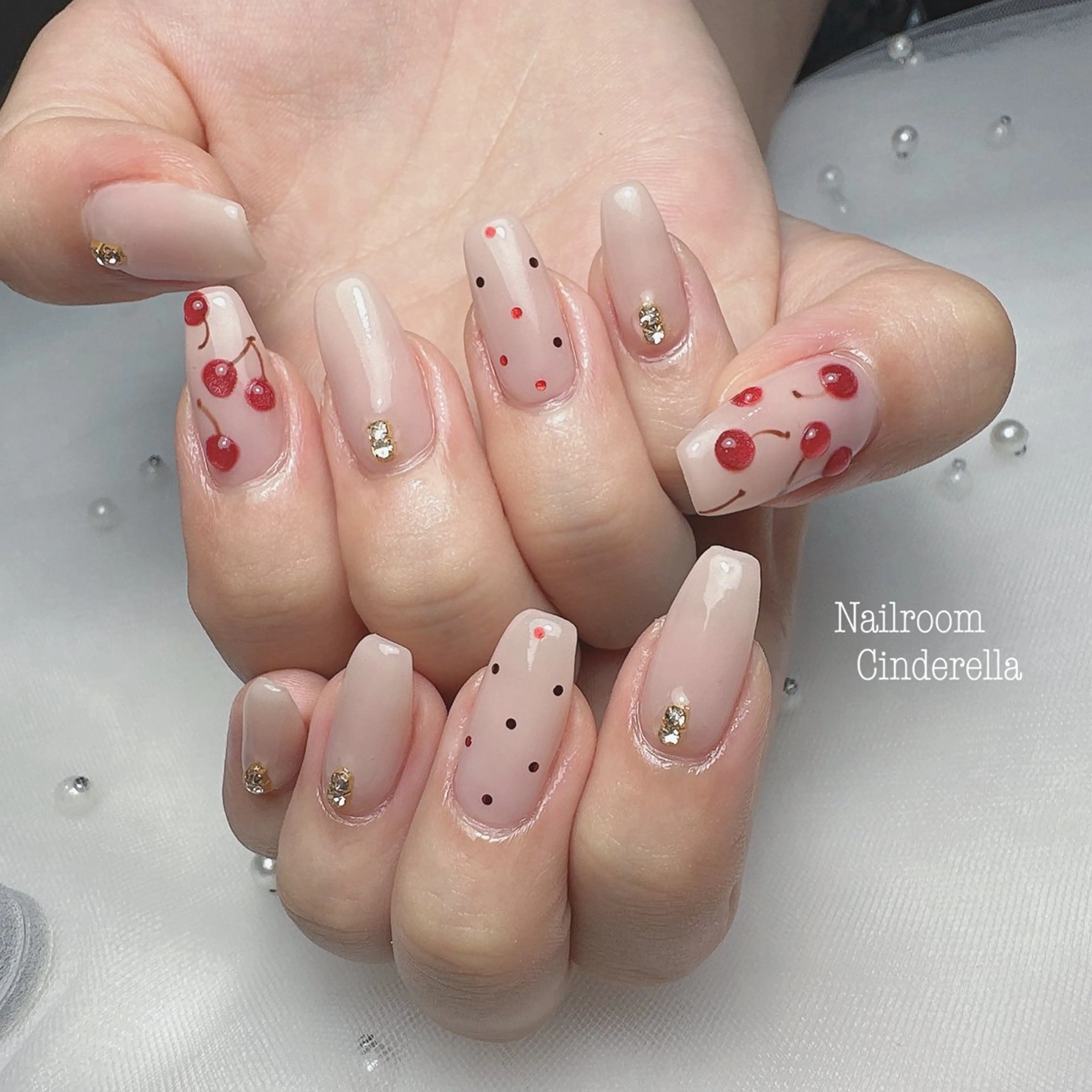 ネイル ドット Nailroom. Cinderellaのネイルデザイン
