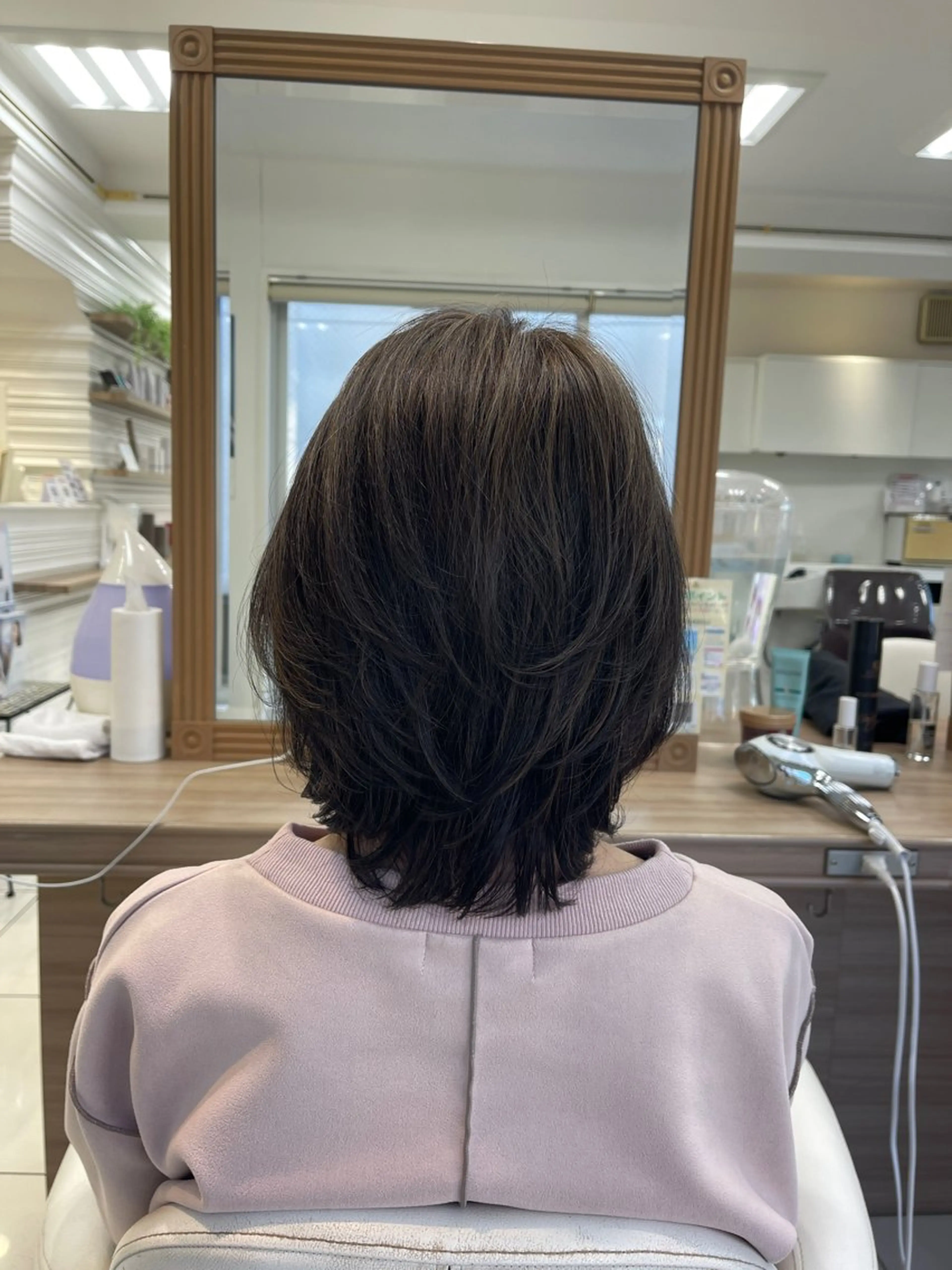 ミディアム ミディアムレイヤー レイヤーカット カット ヘアカラー 藤原 亜美🤍のヘアスタイル