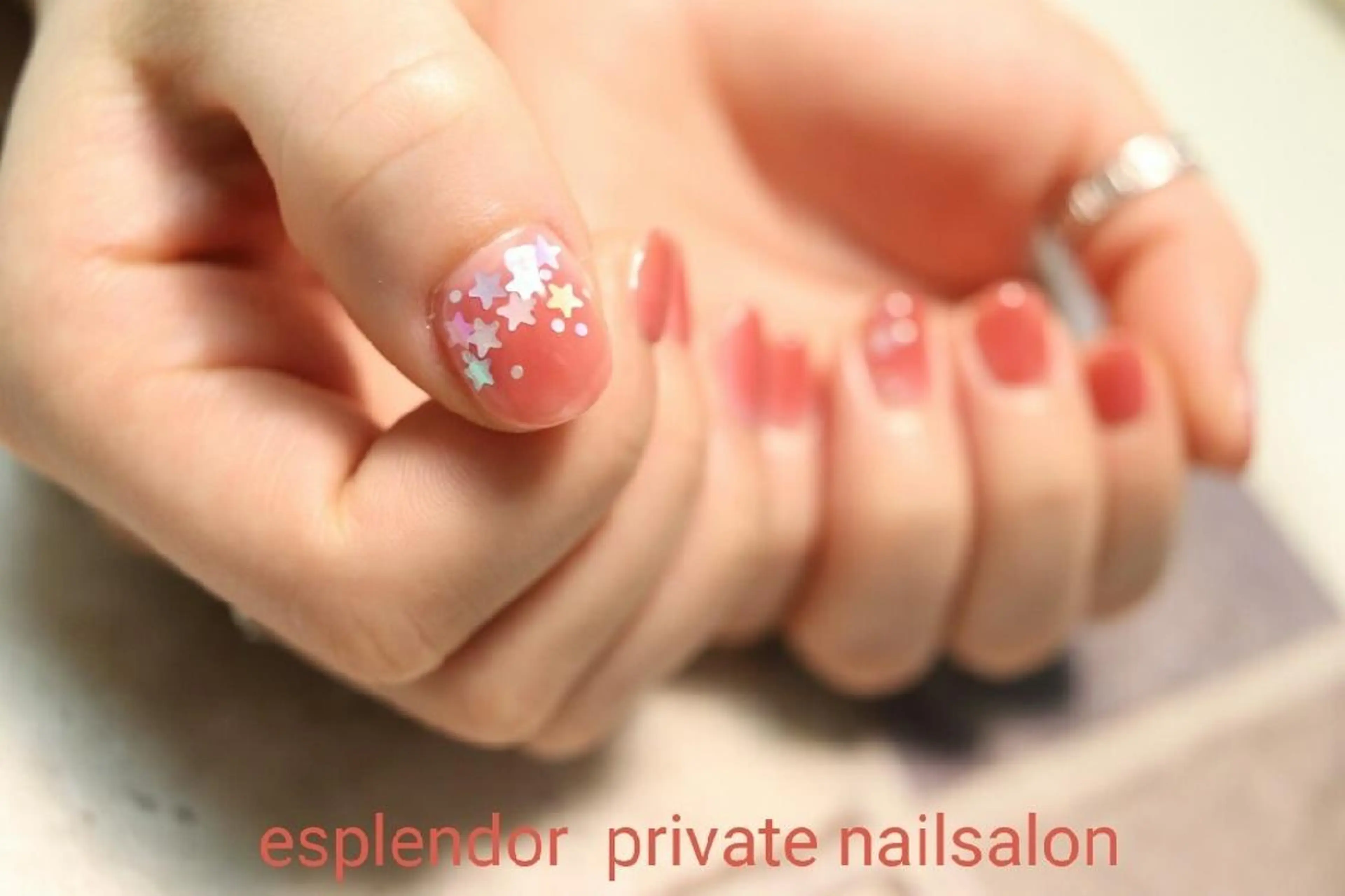 ネイル チークネイル キラキラネイル ニュアンスネイル ピンク esplendor  エスプレンドル所属・esplendor  小野寺のネイルデザイン
