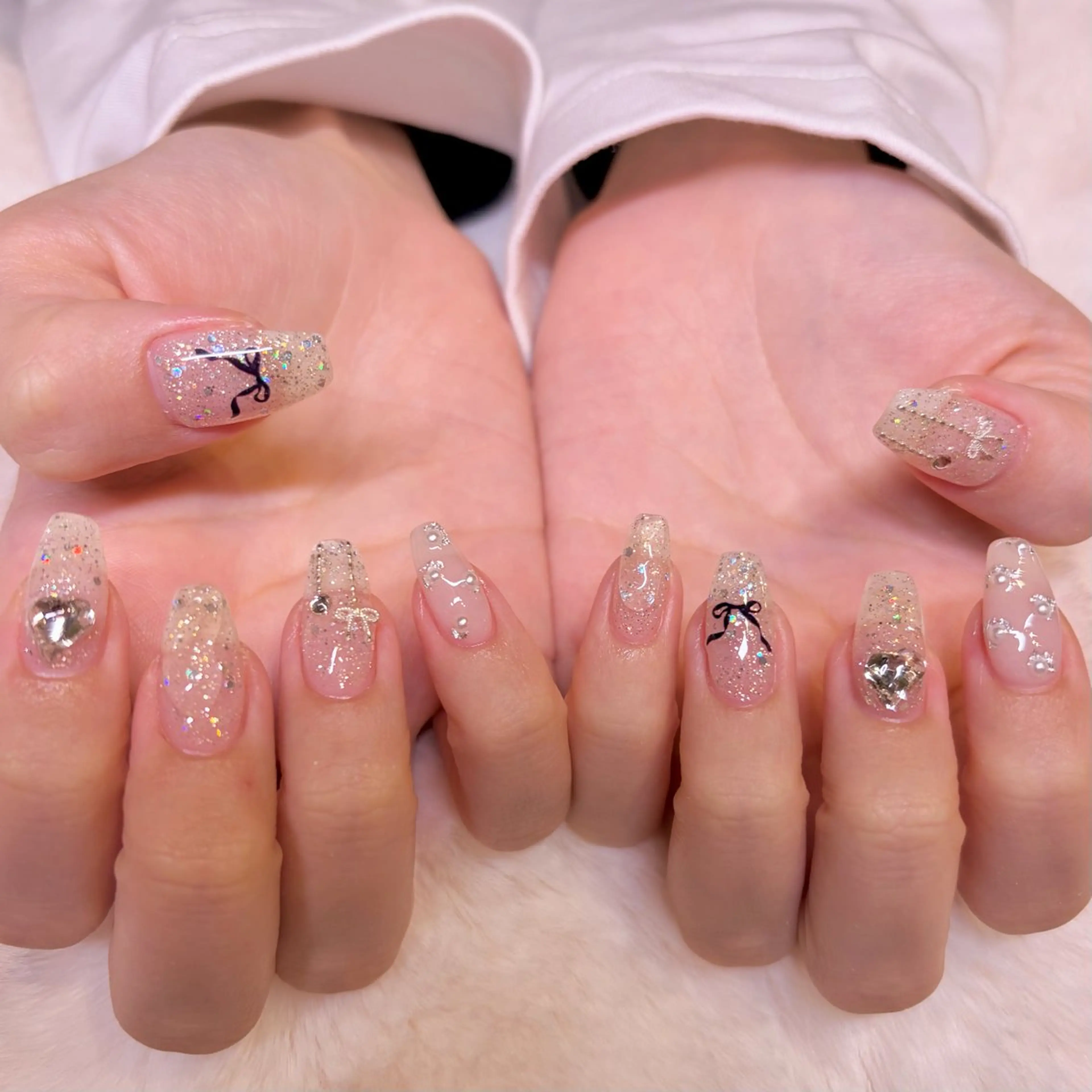 ネイル キラキラネイル ハンドネイル nail salon e'mu💐のネイルデザイン