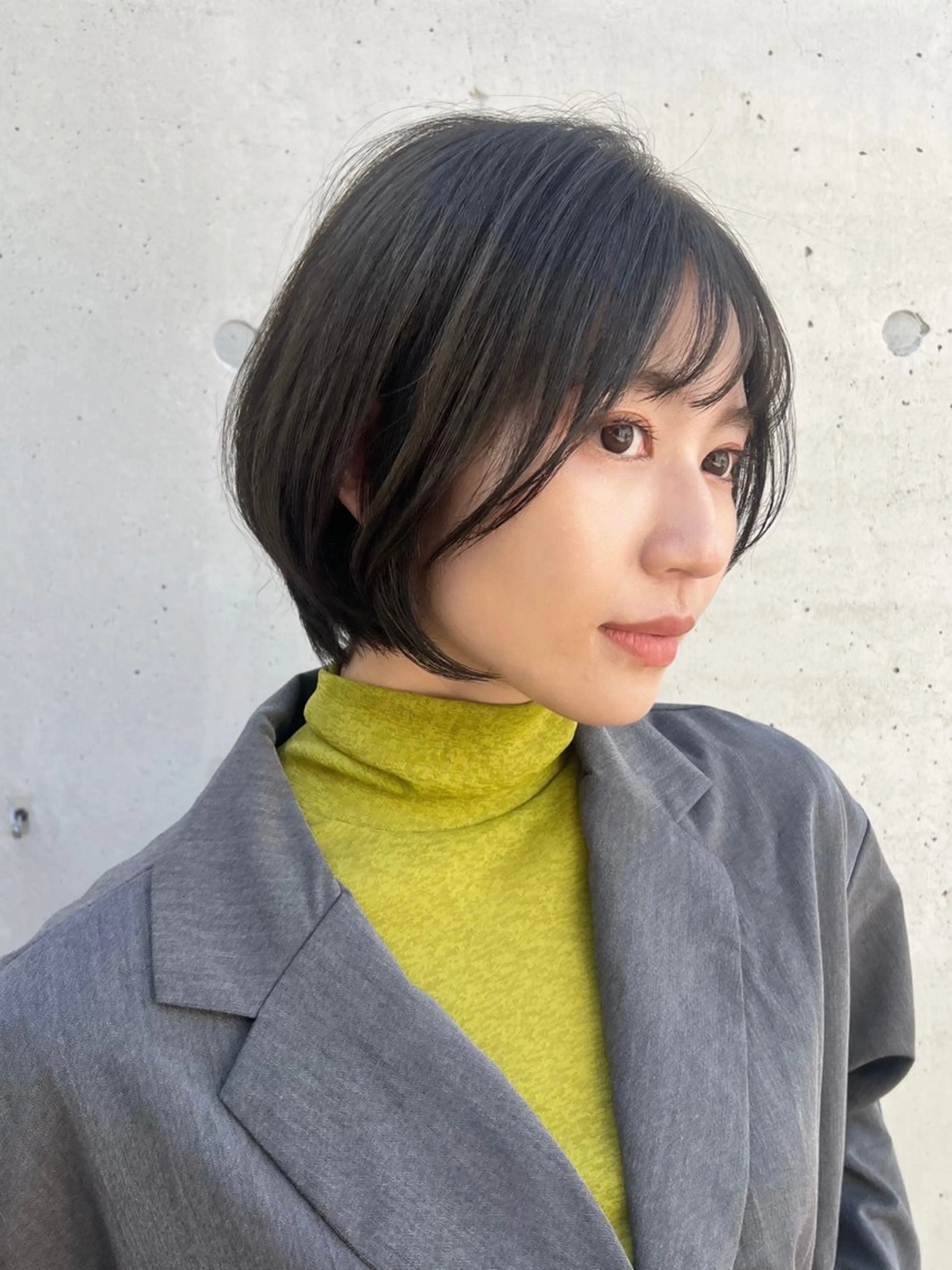 ショート アッシュ アッシュグレー カット ヘアカラー トリートメント 高木 麻知子のヘアスタイル