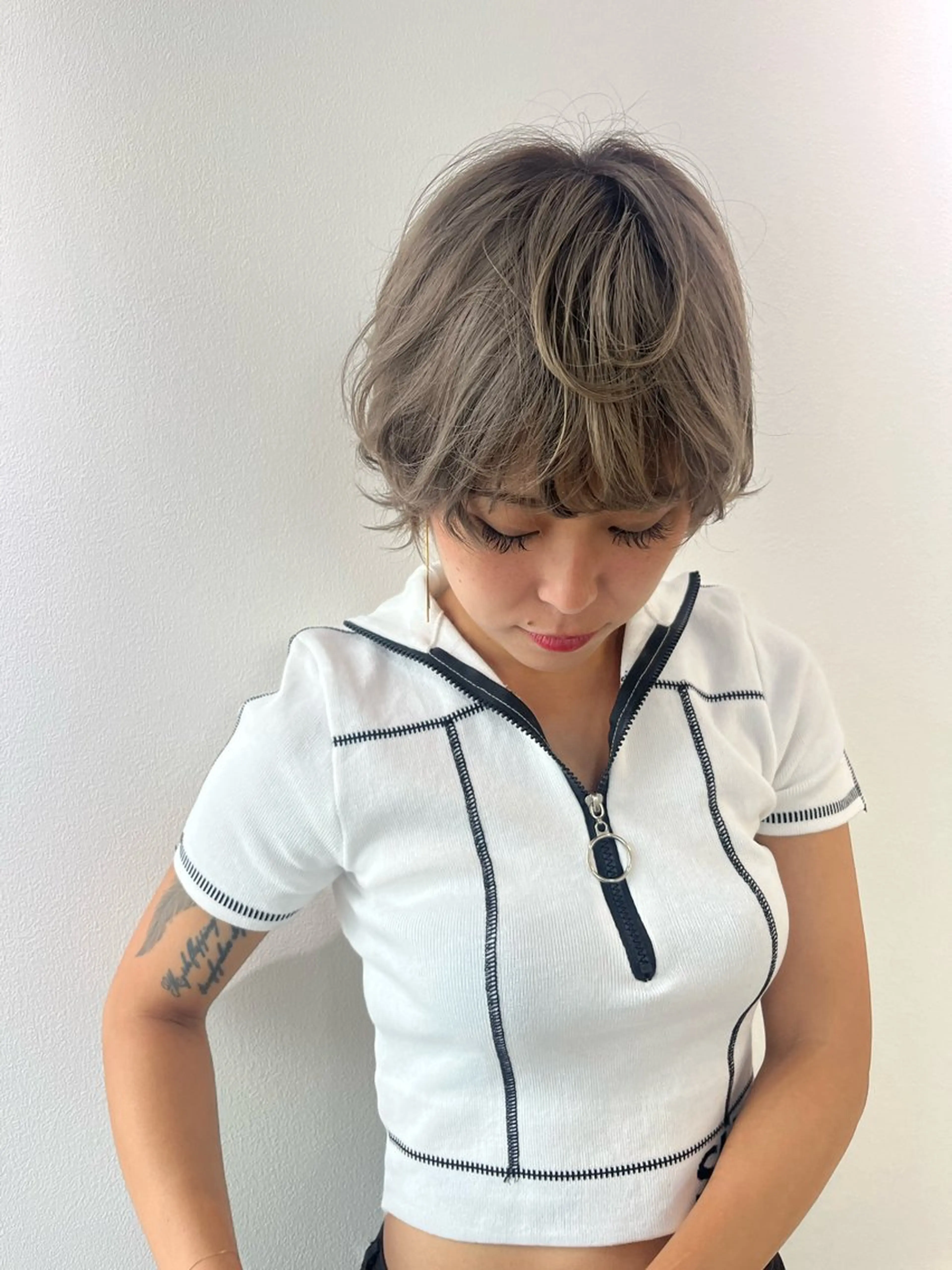 ショート カラー グレージュ ヘアカラー Libre×Reco所属・Libre 西野圭一のヘアスタイル