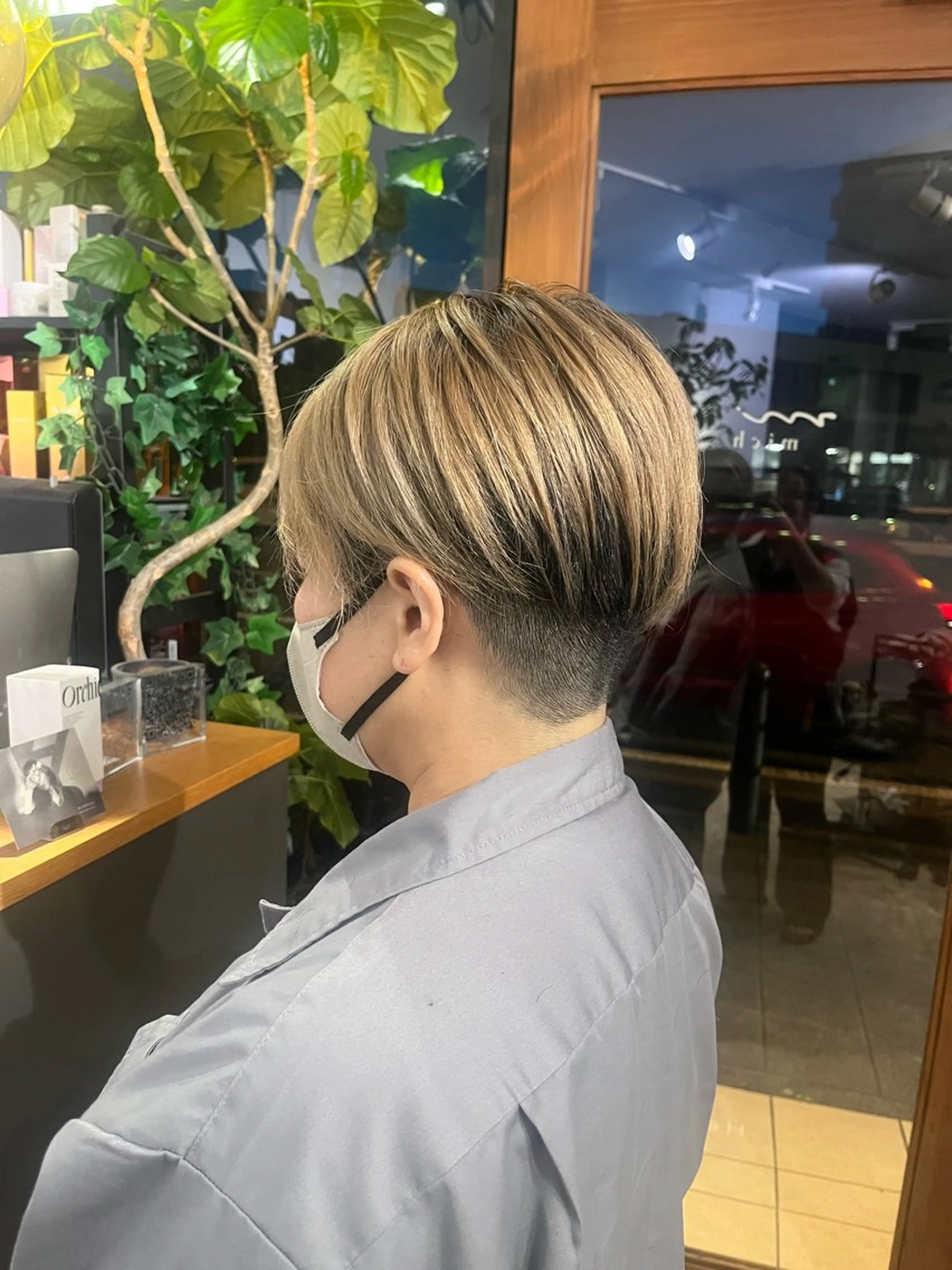 ショート 友 美海のヘアスタイル