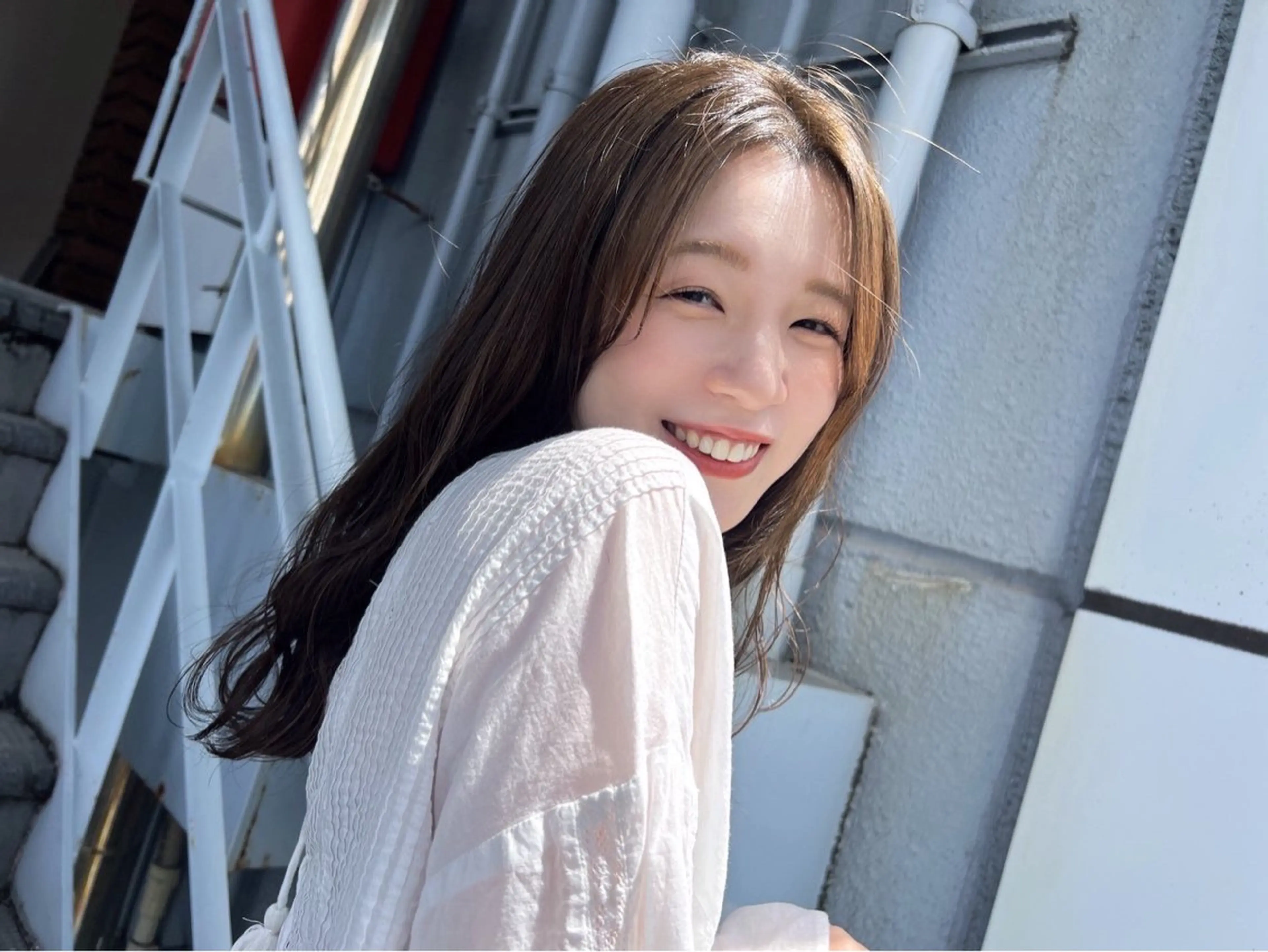 ロング RENA｜透明感 カラー×癒しスパのヘアスタイル