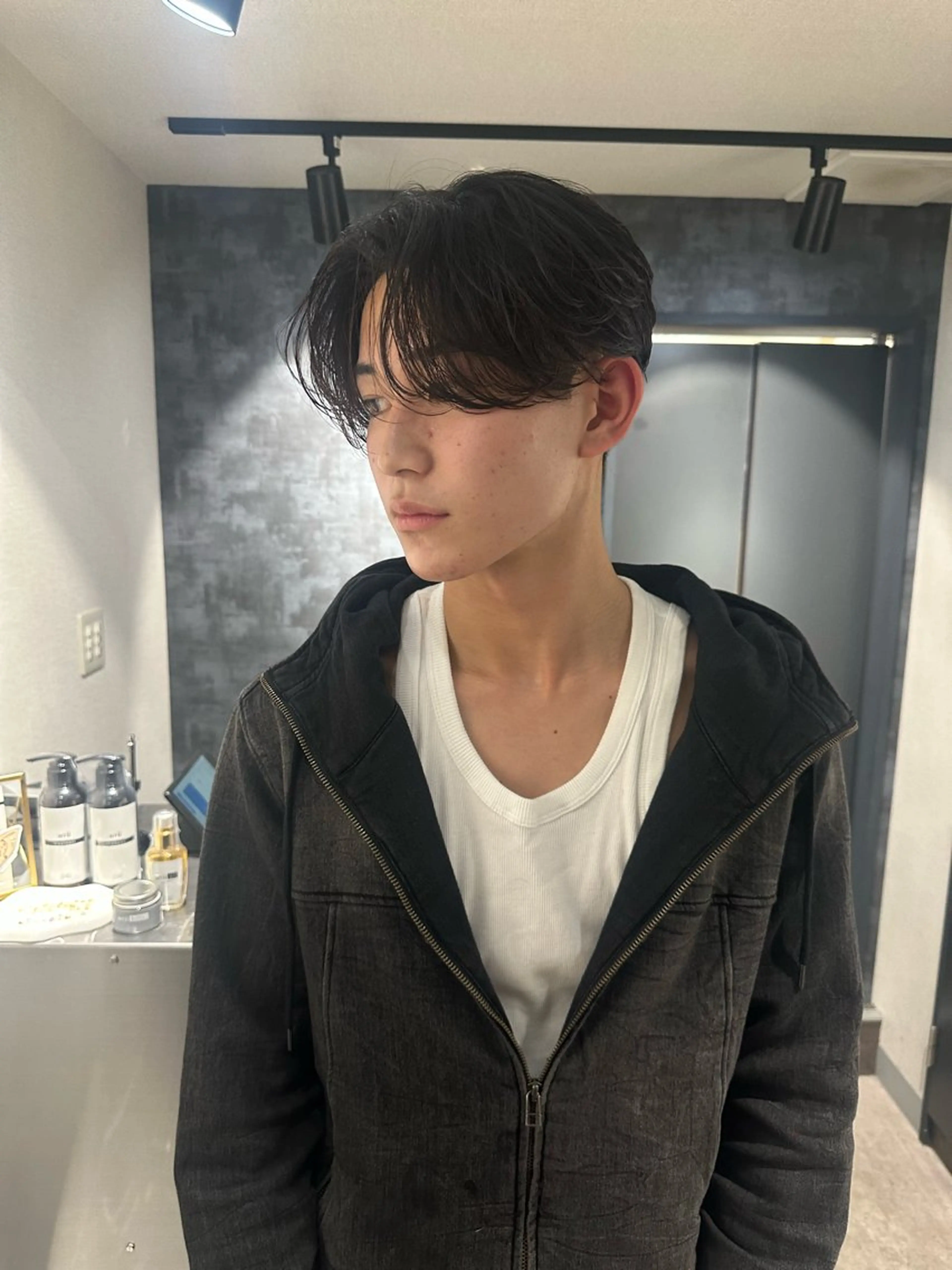 ミディアム パーマ メンズ カット パーマ 💈原宿指名No.1 センターパート💈のヘアスタイル