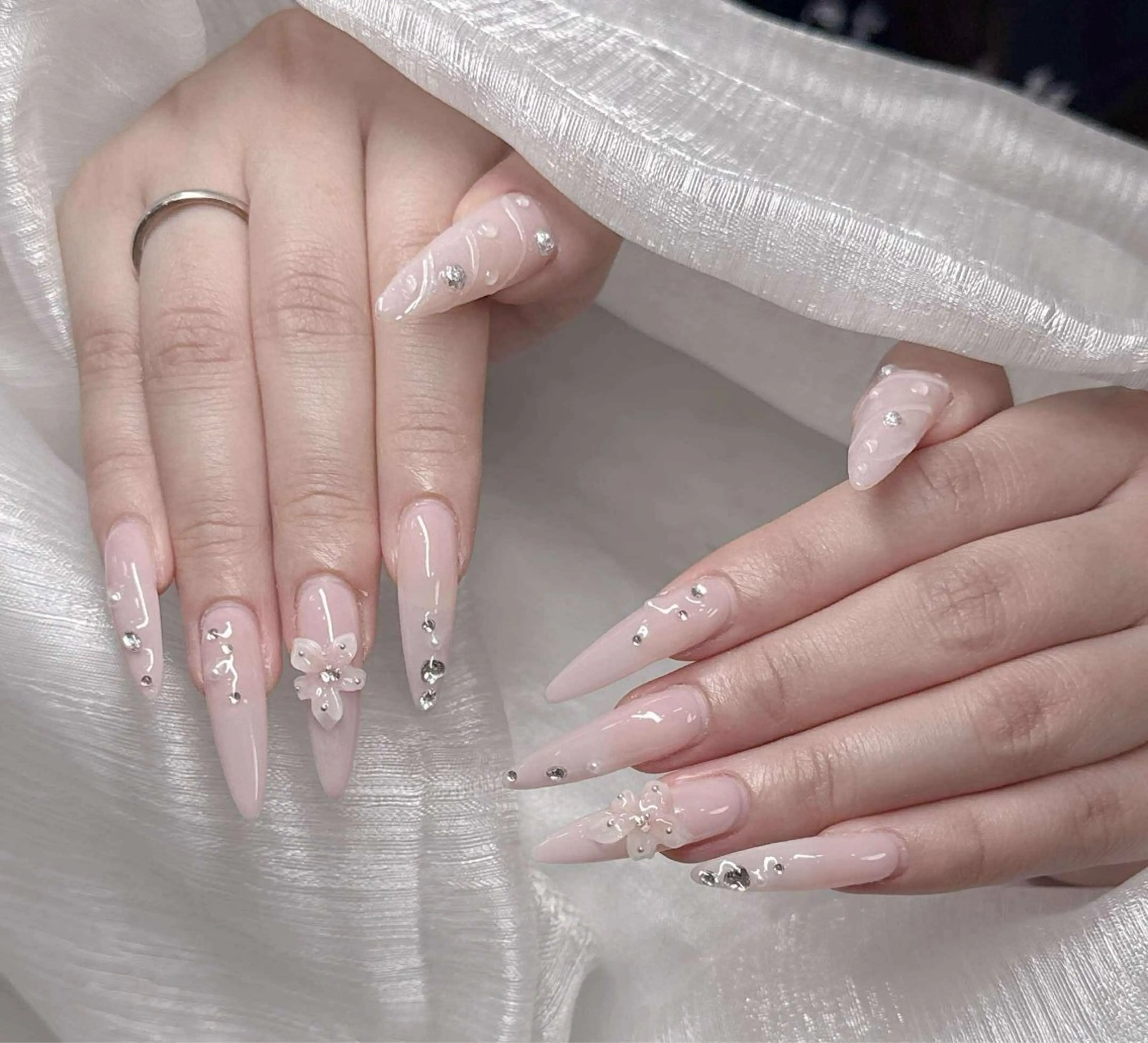 ネイル ハンドネイル Lee Nailsのネイルデザイン