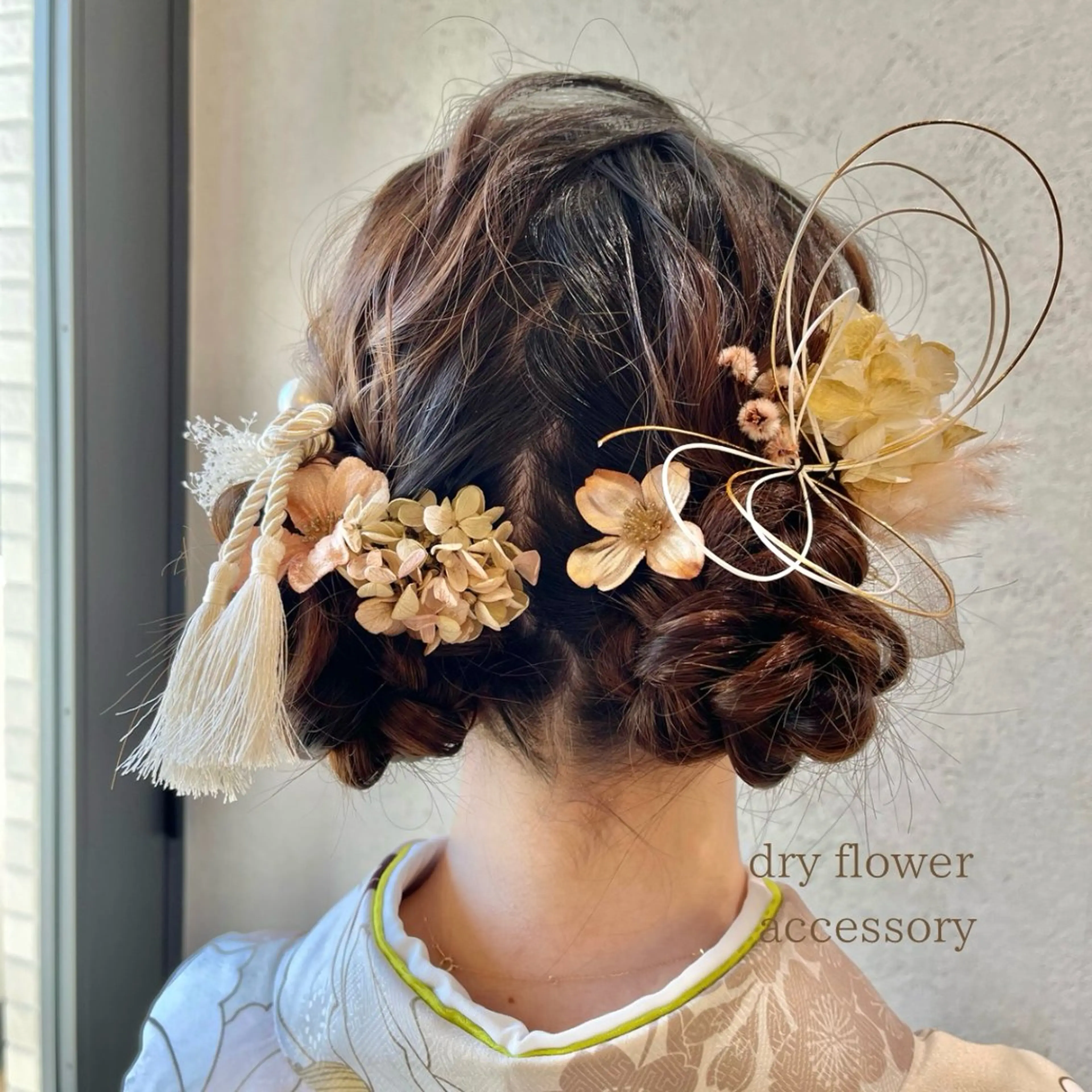 セミロング ヘアアレンジ 結婚式・ブライダル デート 卒業式のヘアスタイル ヘアセット charm《銀座》 ヘアセット/縮毛矯正のヘアスタイル