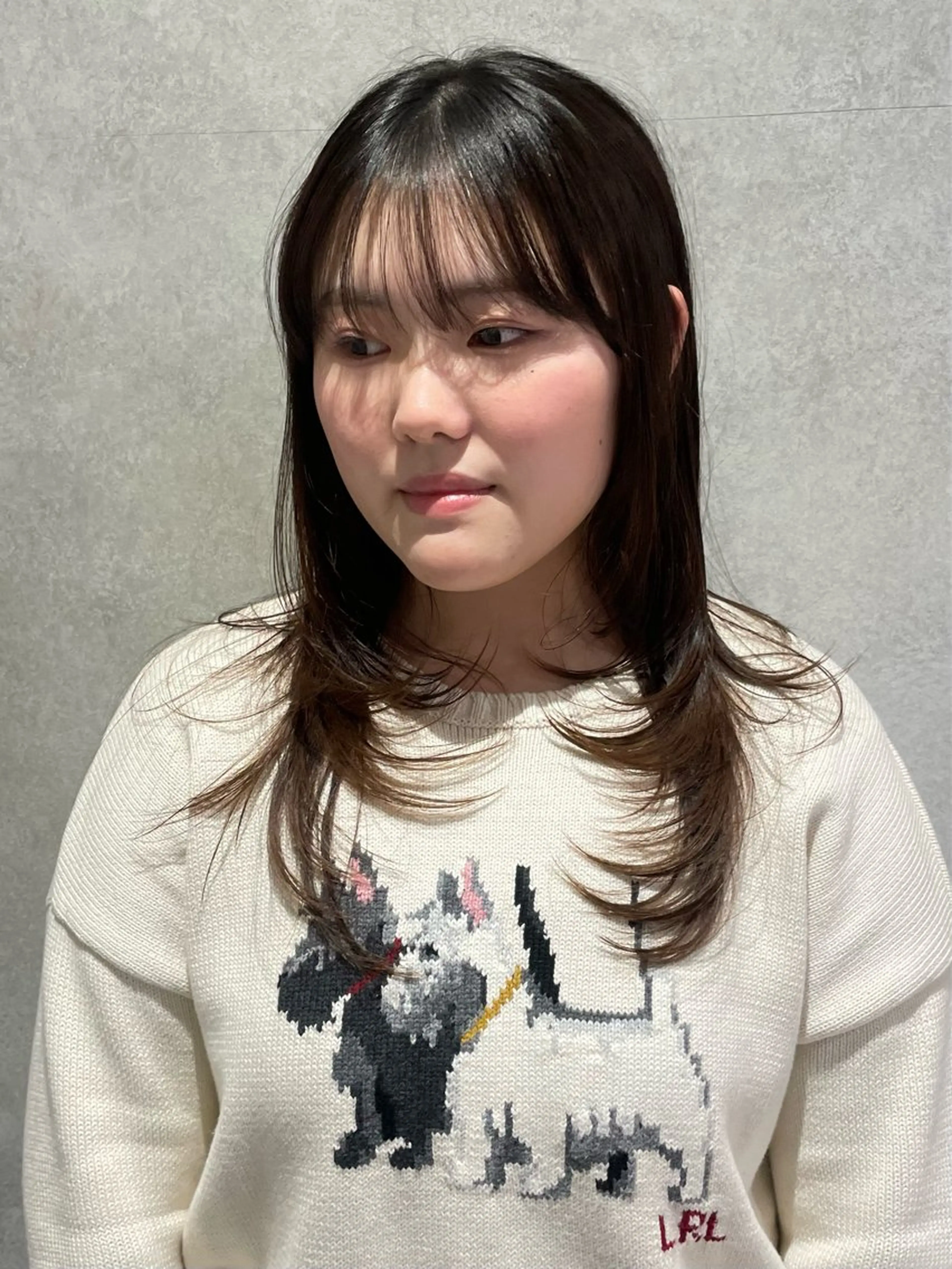 セミロング カット yumemiレイヤー ‎✴︎ 透明感カラーのヘアスタイル