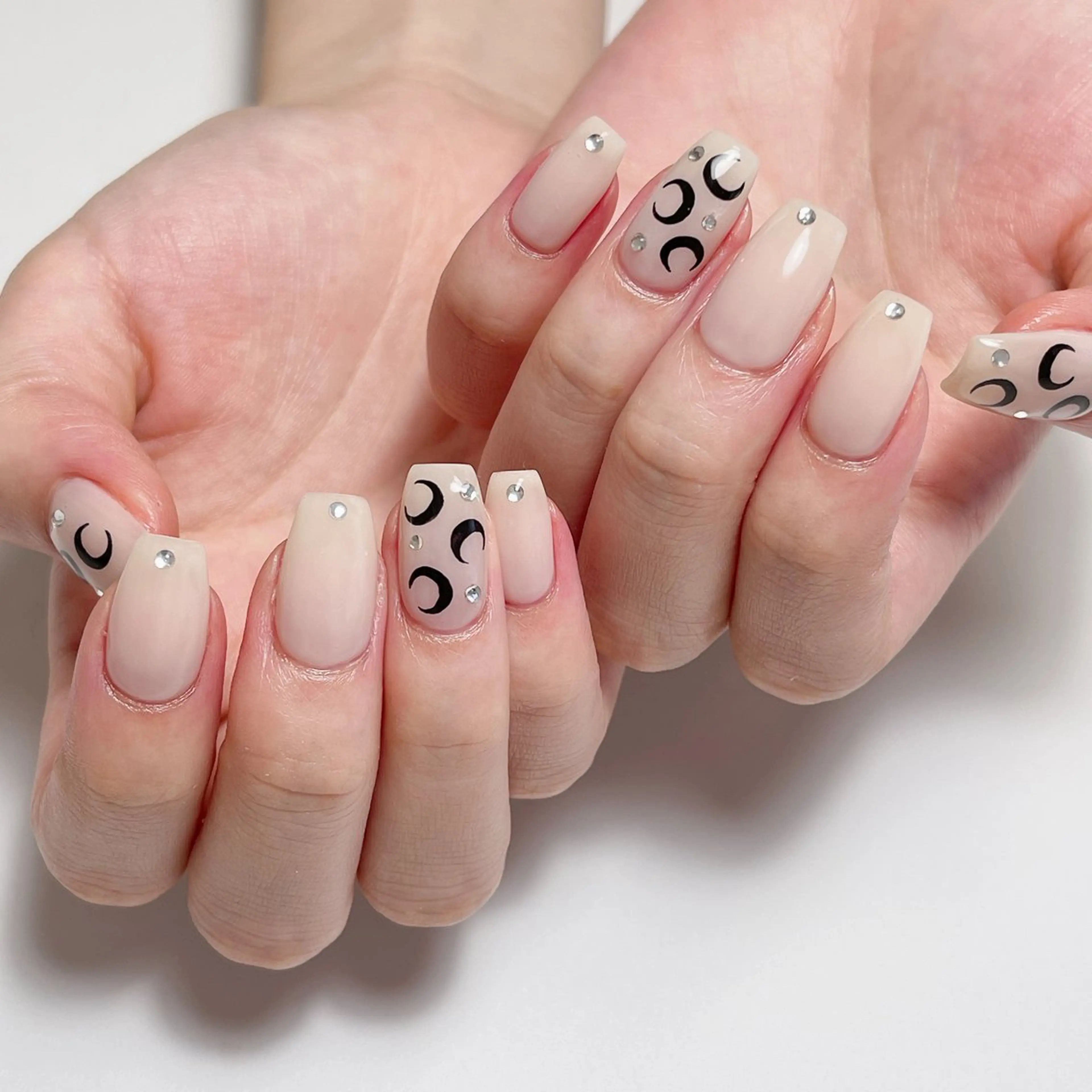 ネイル Nailsalon Lebelのネイルデザイン