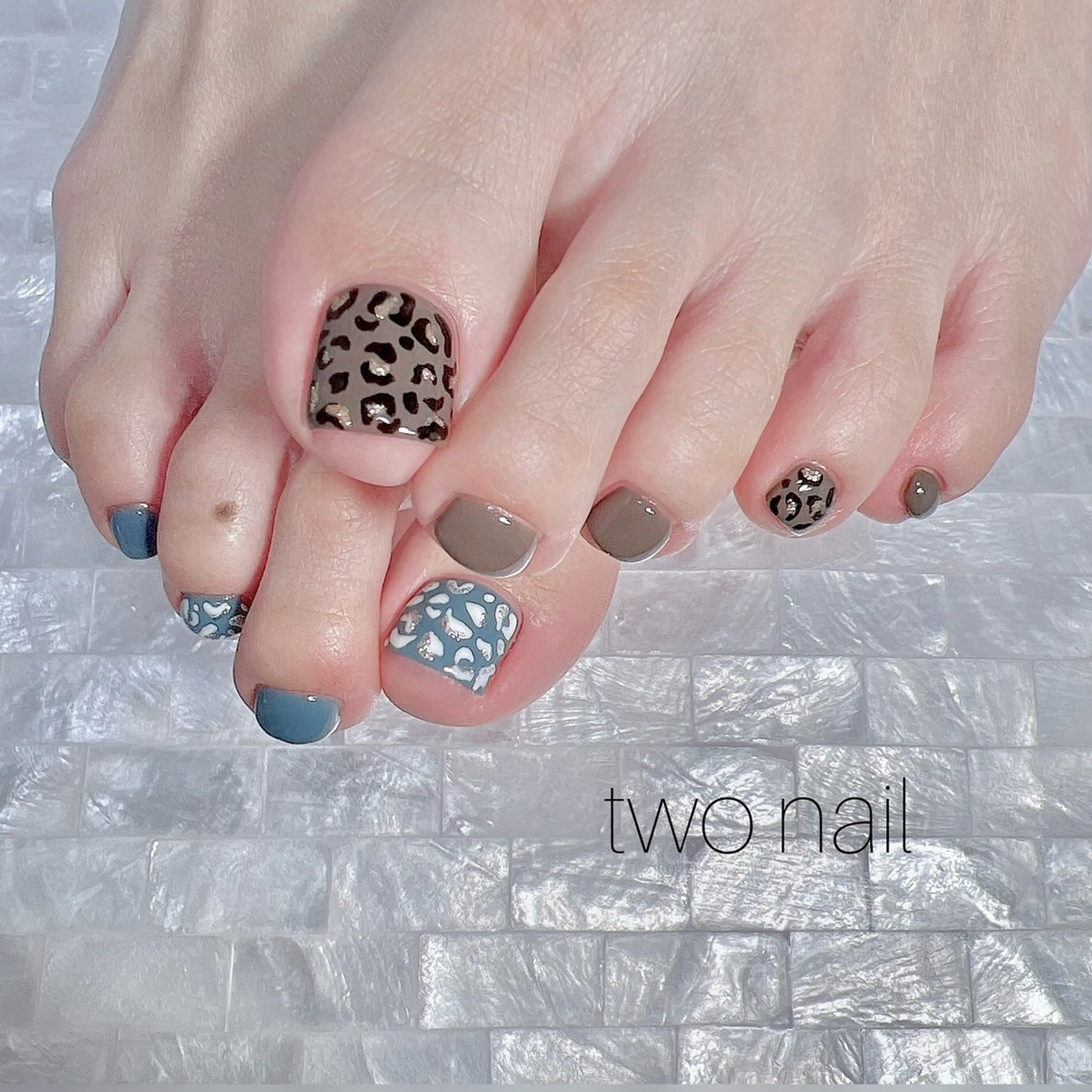 ネイル アートネイル ブラウン ネイルチップ ホワイト ハンドネイル two nailのネイルデザイン