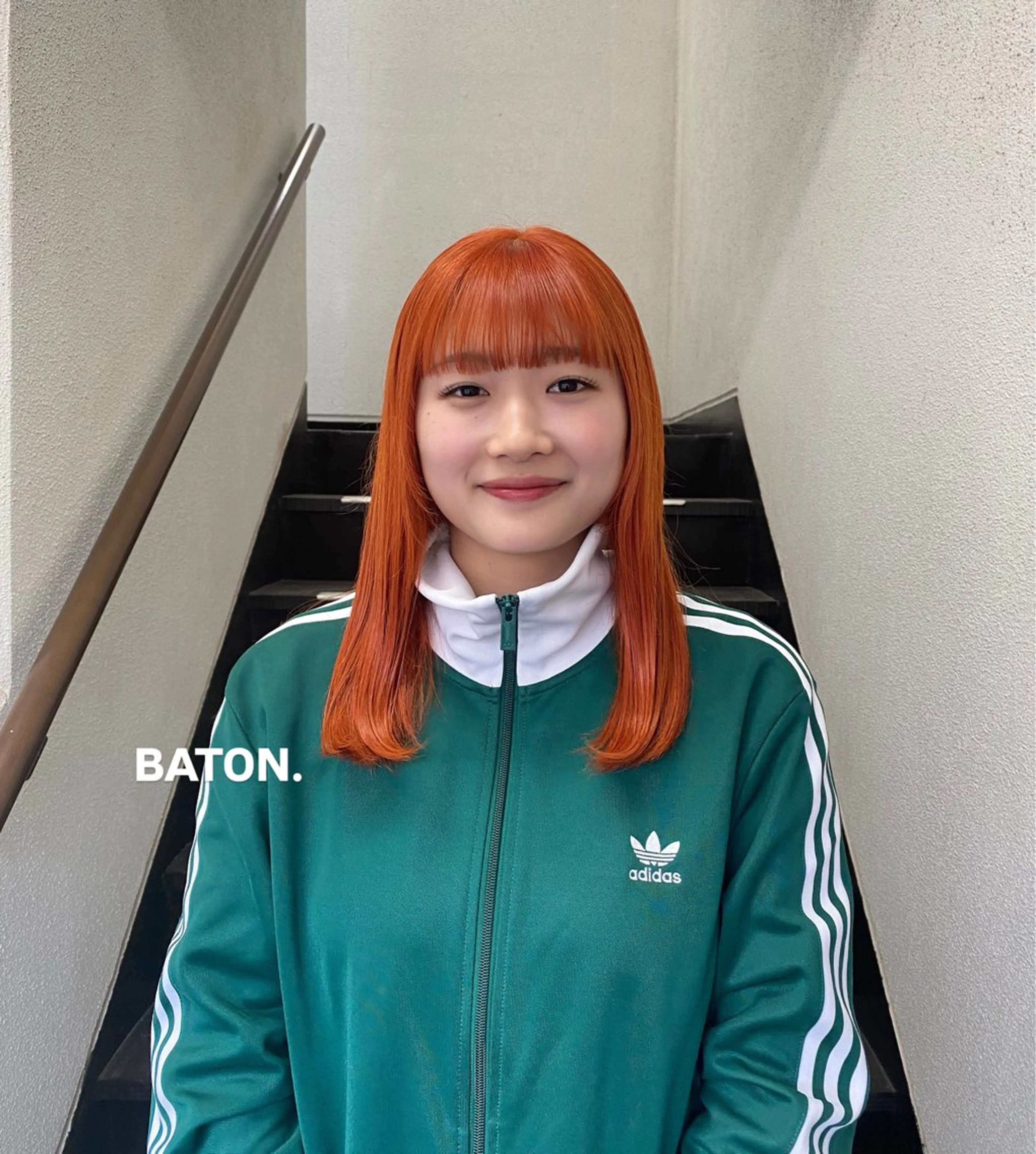 セミロング カラー ブリーチ オレンジ BATON.あずみ /カラー/縮毛矯正のヘアスタイル