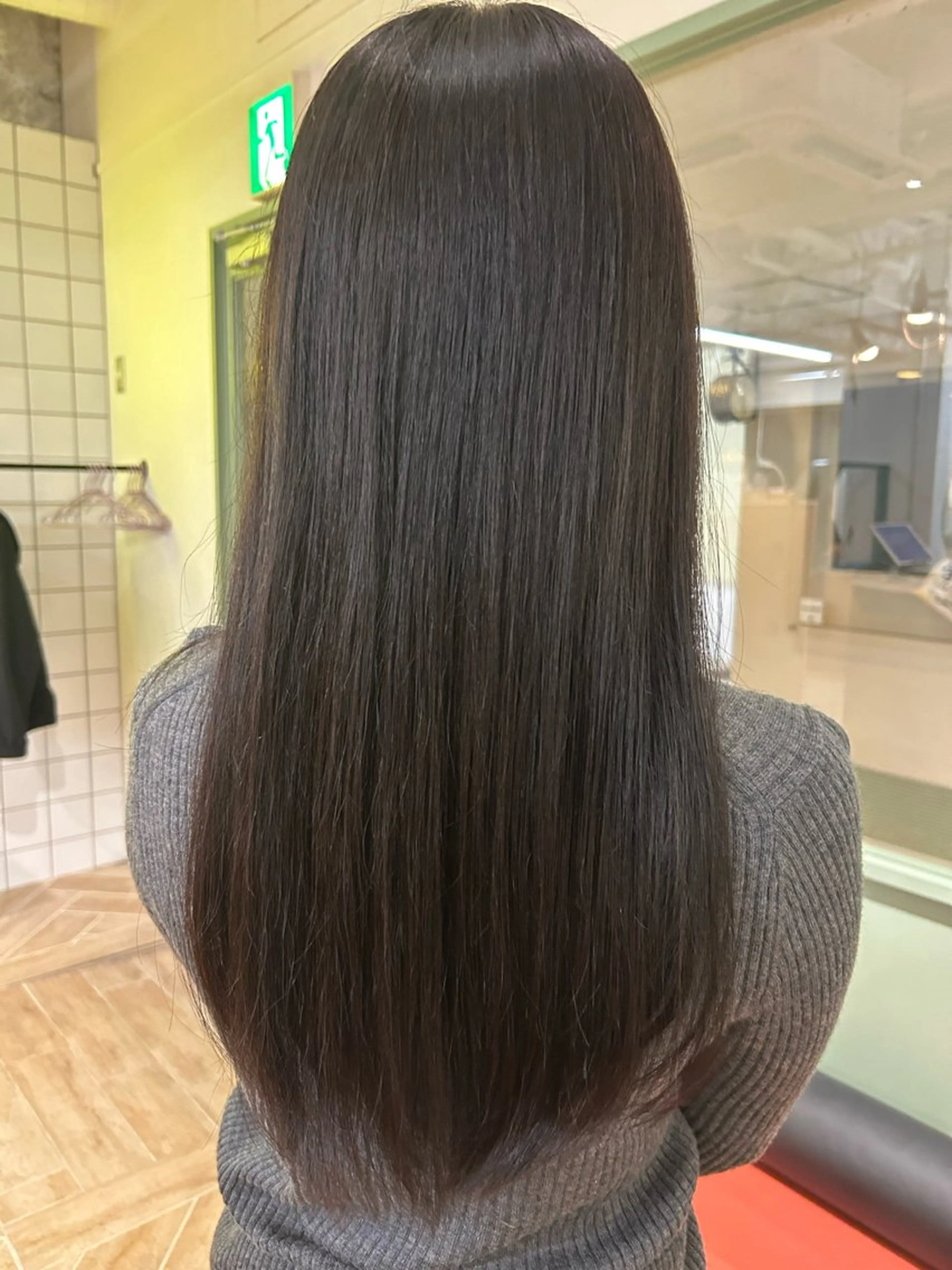 ロング カラー ヘアカラー トリートメント ベージュ/ダブルカラ ー/新潟駅/青柳萌果のヘアスタイル