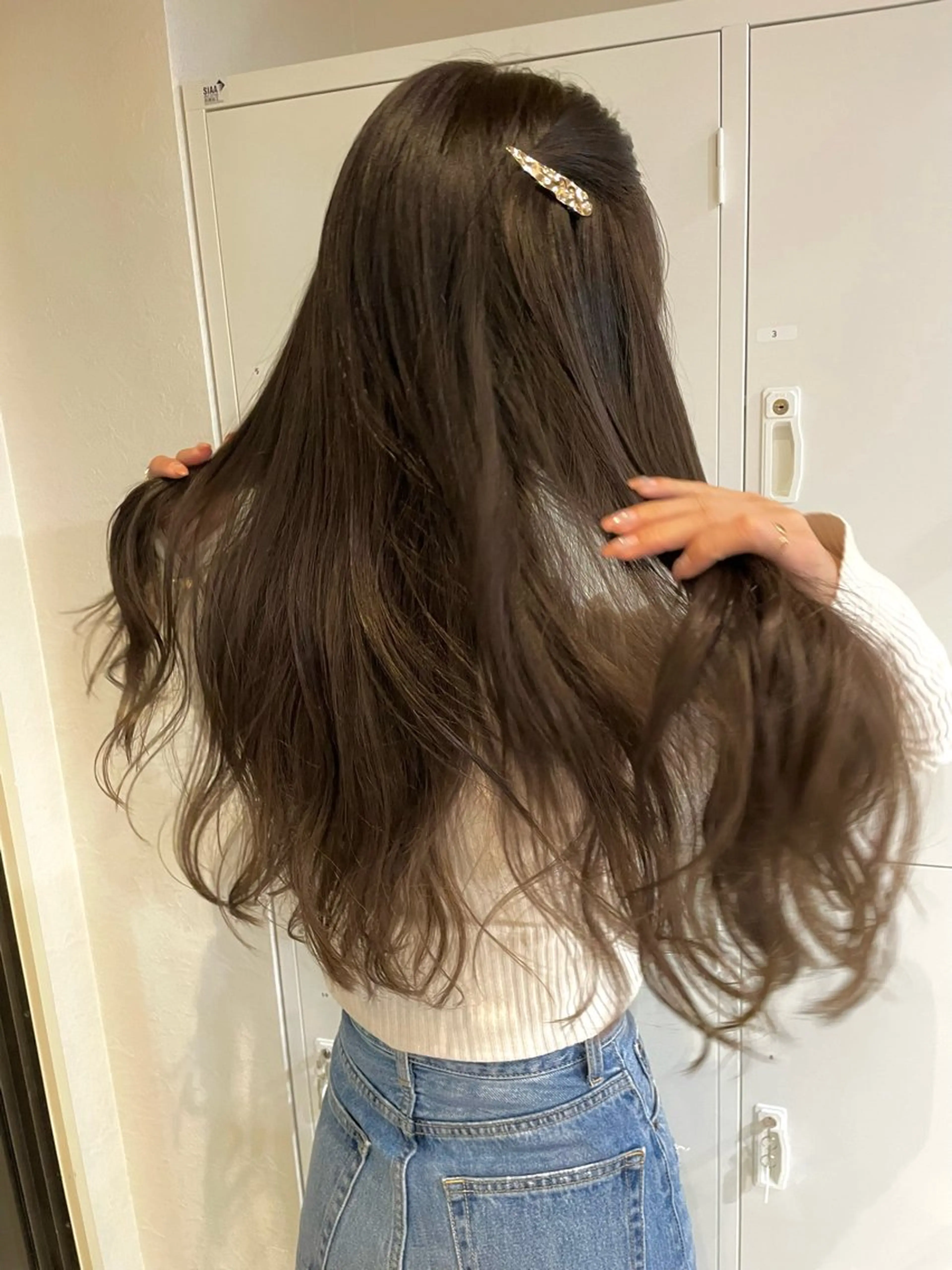 ロング 韓国/透明感 Veluaのヘアスタイル