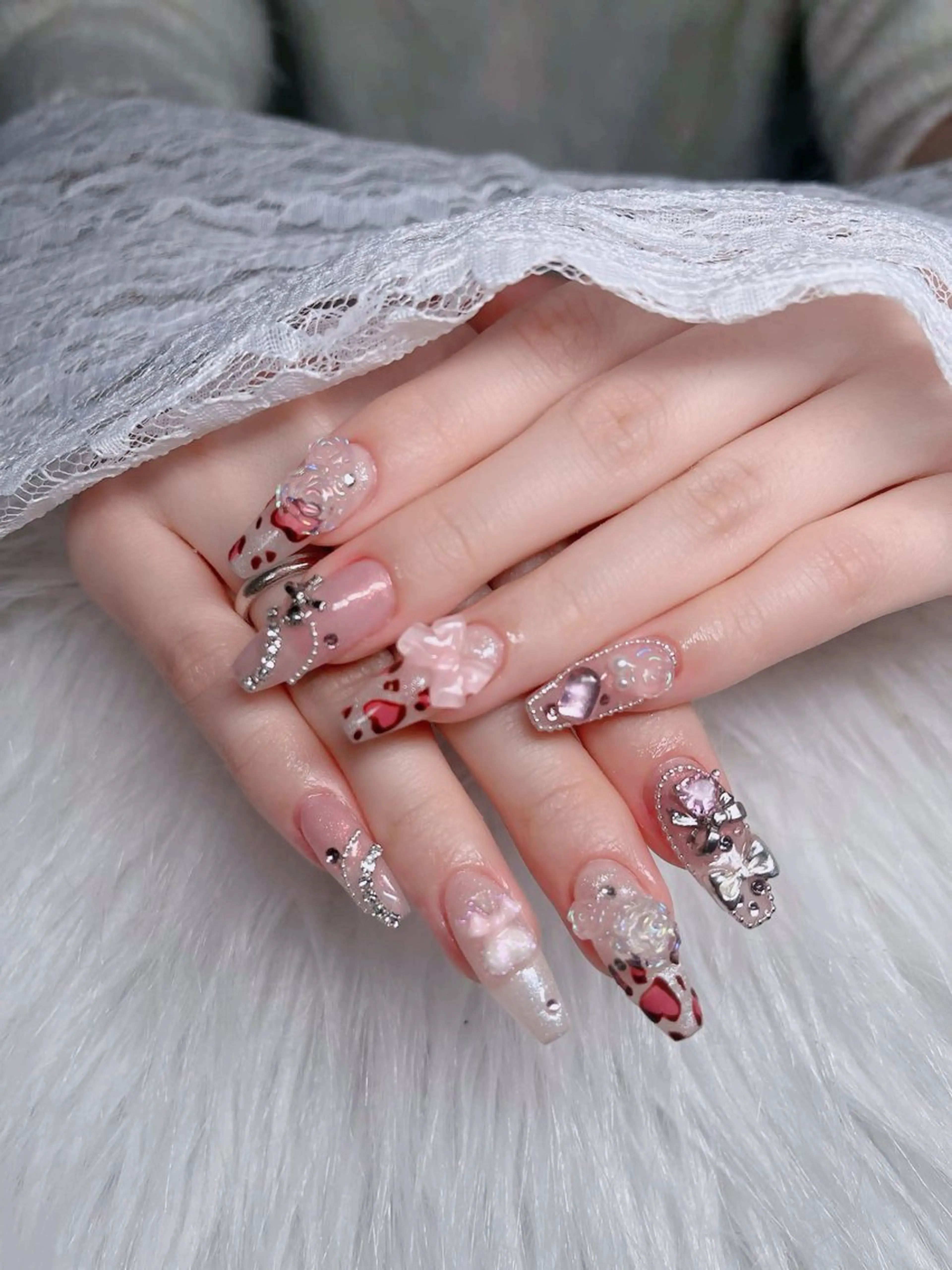 ネイル オーロラネイル フレンチネイル ジェルネイル ハロウィン キラキラネイル H.baby Nail Salonのネイルデザイン