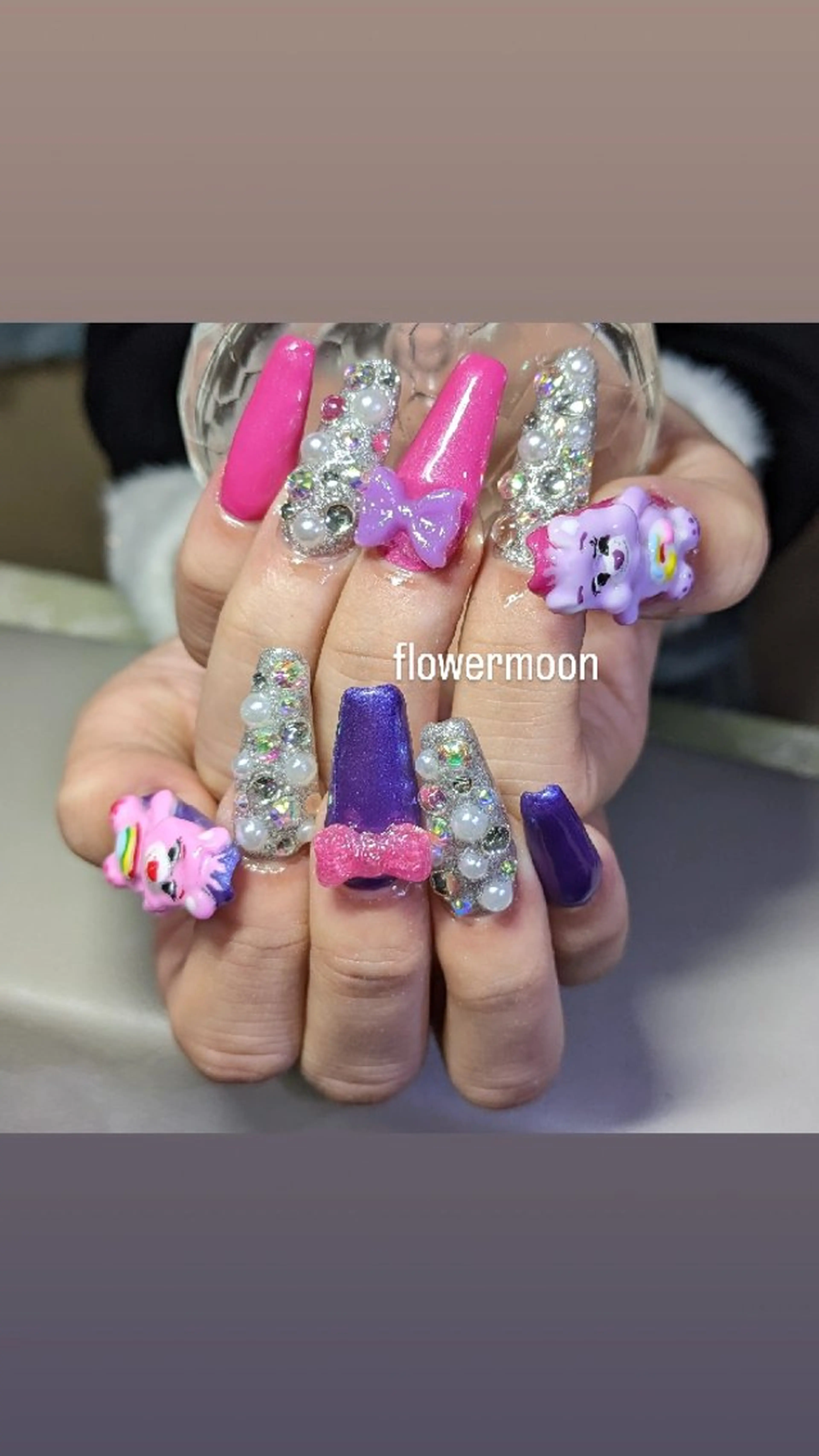 ネイル ハンドネイル ハンドケア フラワー ムーンのネイルデザイン