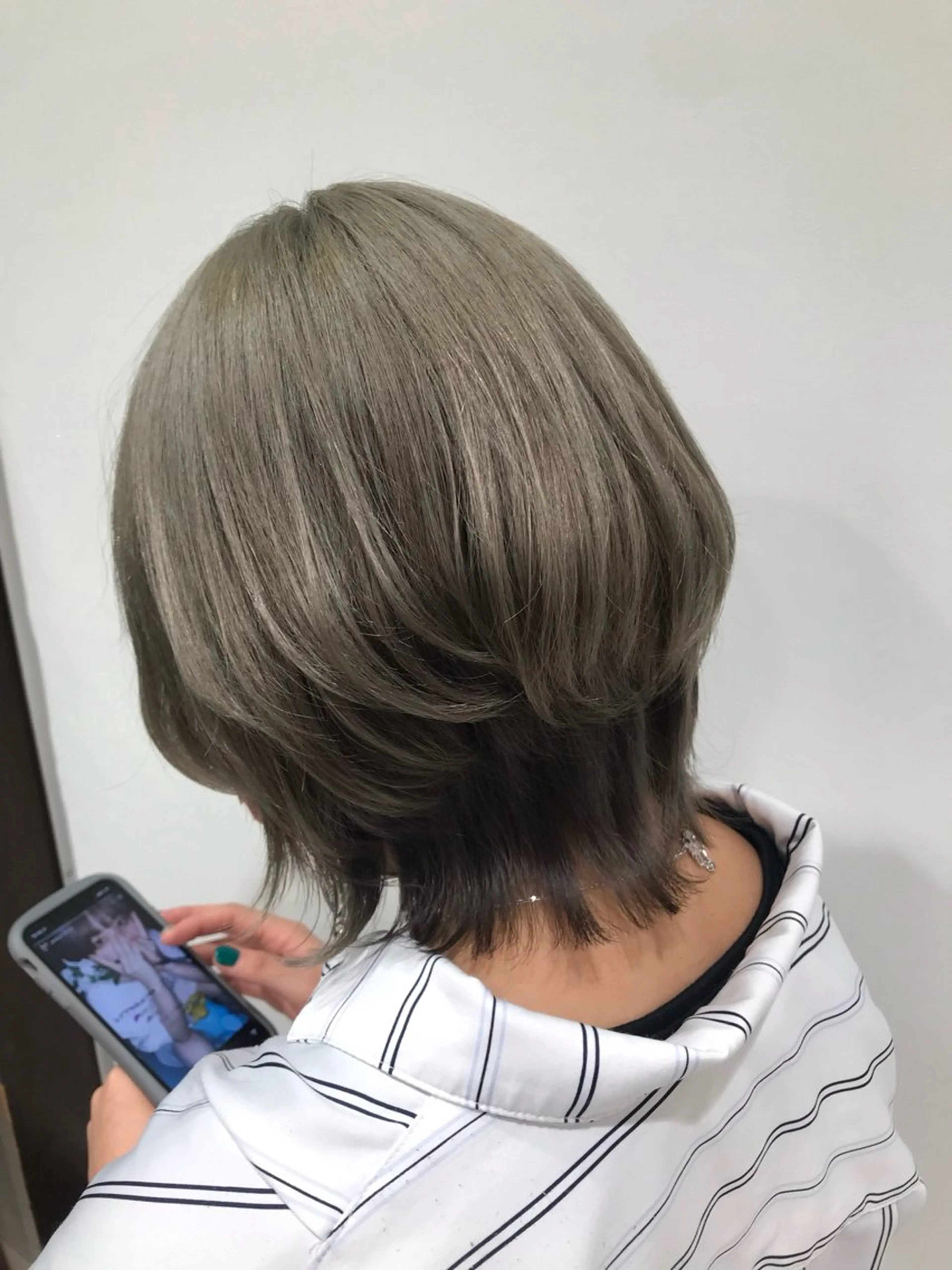 ミディアム ミディアムレイヤー レイヤーカット ヘアカラー 下條 真のヘアスタイル