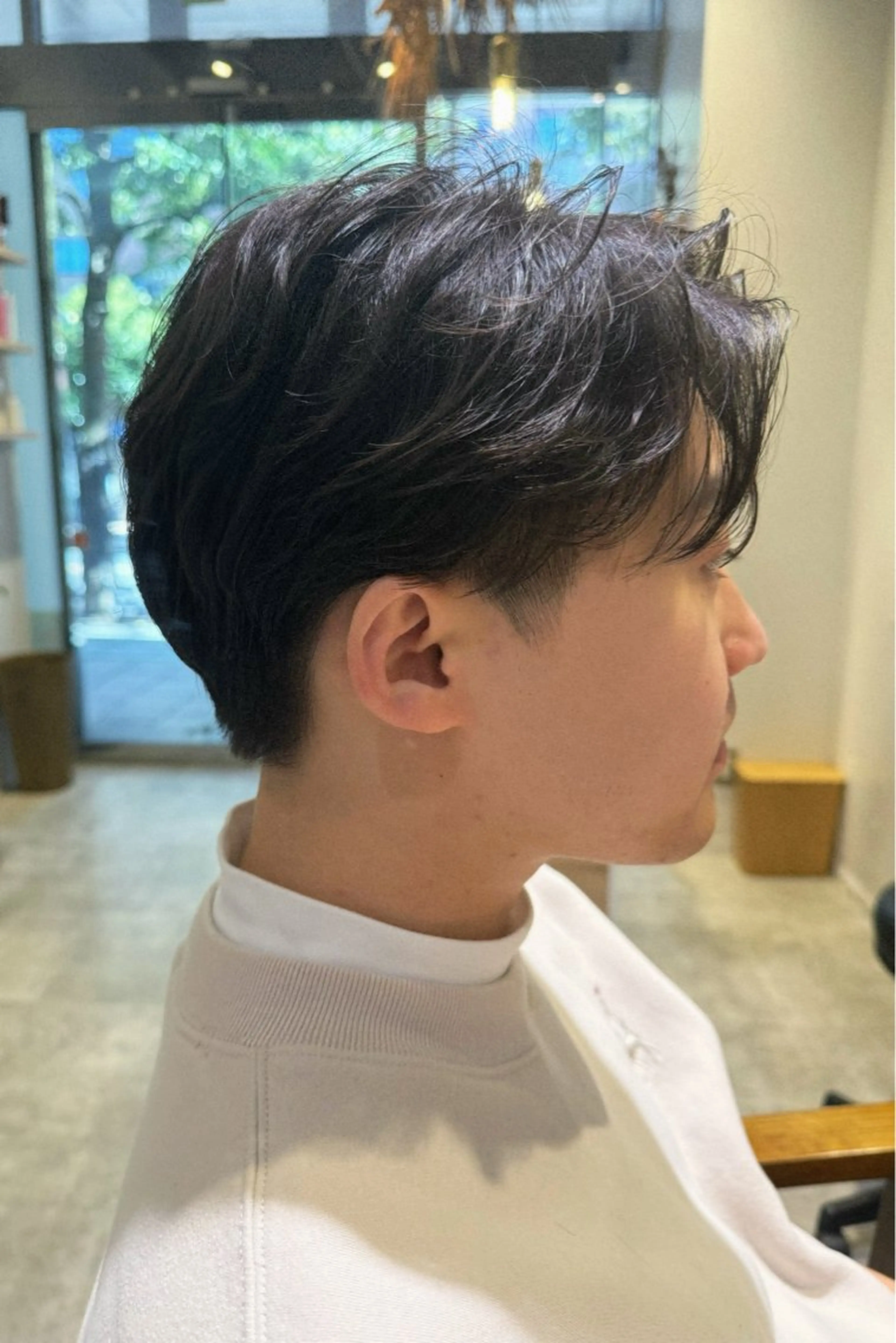 ショート メンズ センターパート ダウンパーマ フェザーパーマ メンズハイライト メンズ韓国風 藤崎百道メンズカット Zina/森井唯央のヘアスタイル