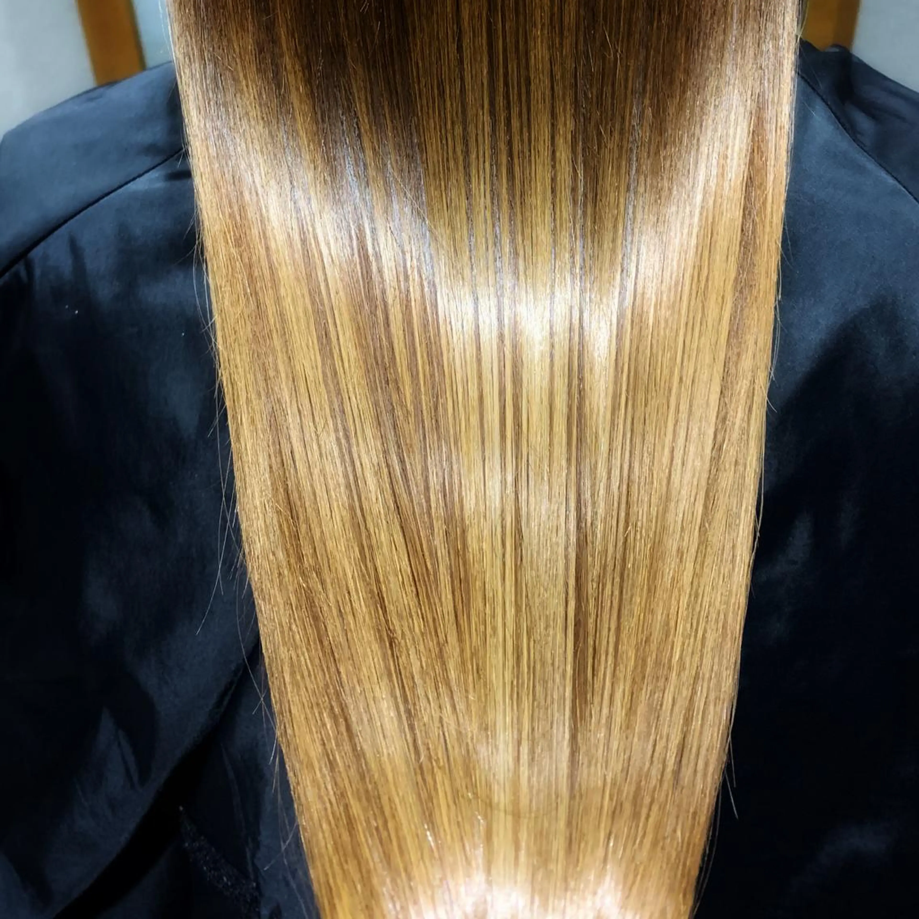 セミロング 難波/髪質改善/スパ ツヤ／顔周りレイヤーのヘアスタイル