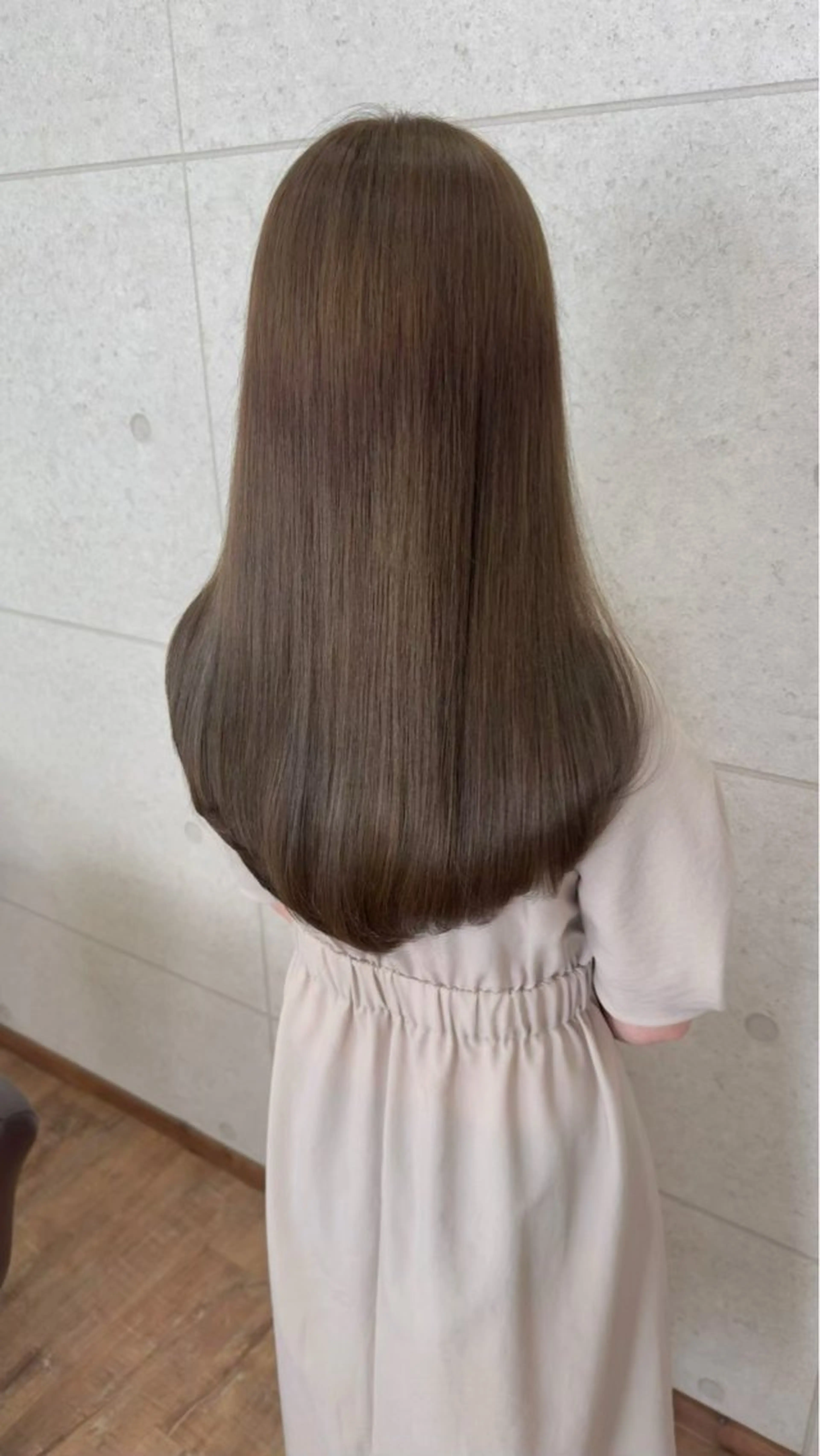 カラー Hip's eyes meiのヘアスタイル